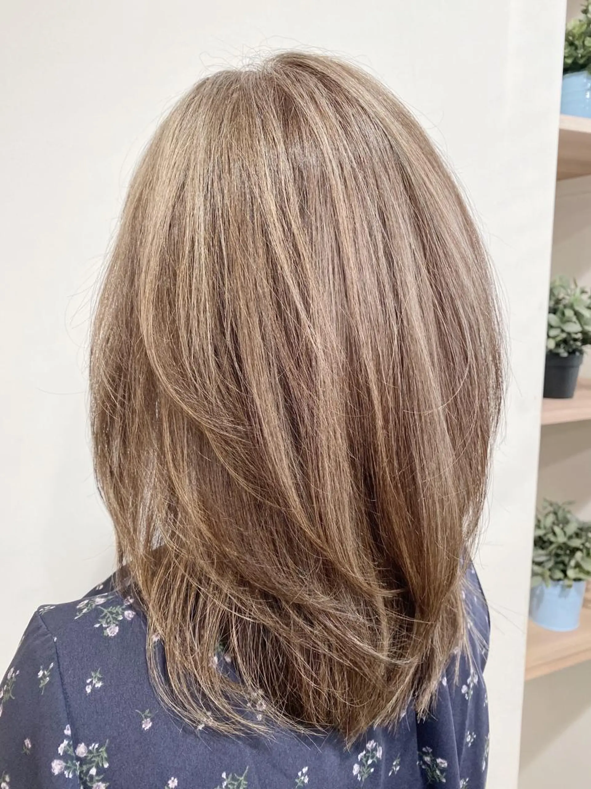 セミロング カラー ハイライトカラー ハイライト 🌼圧倒的な口コミ数 BRAVE柏東口のヘアスタイル