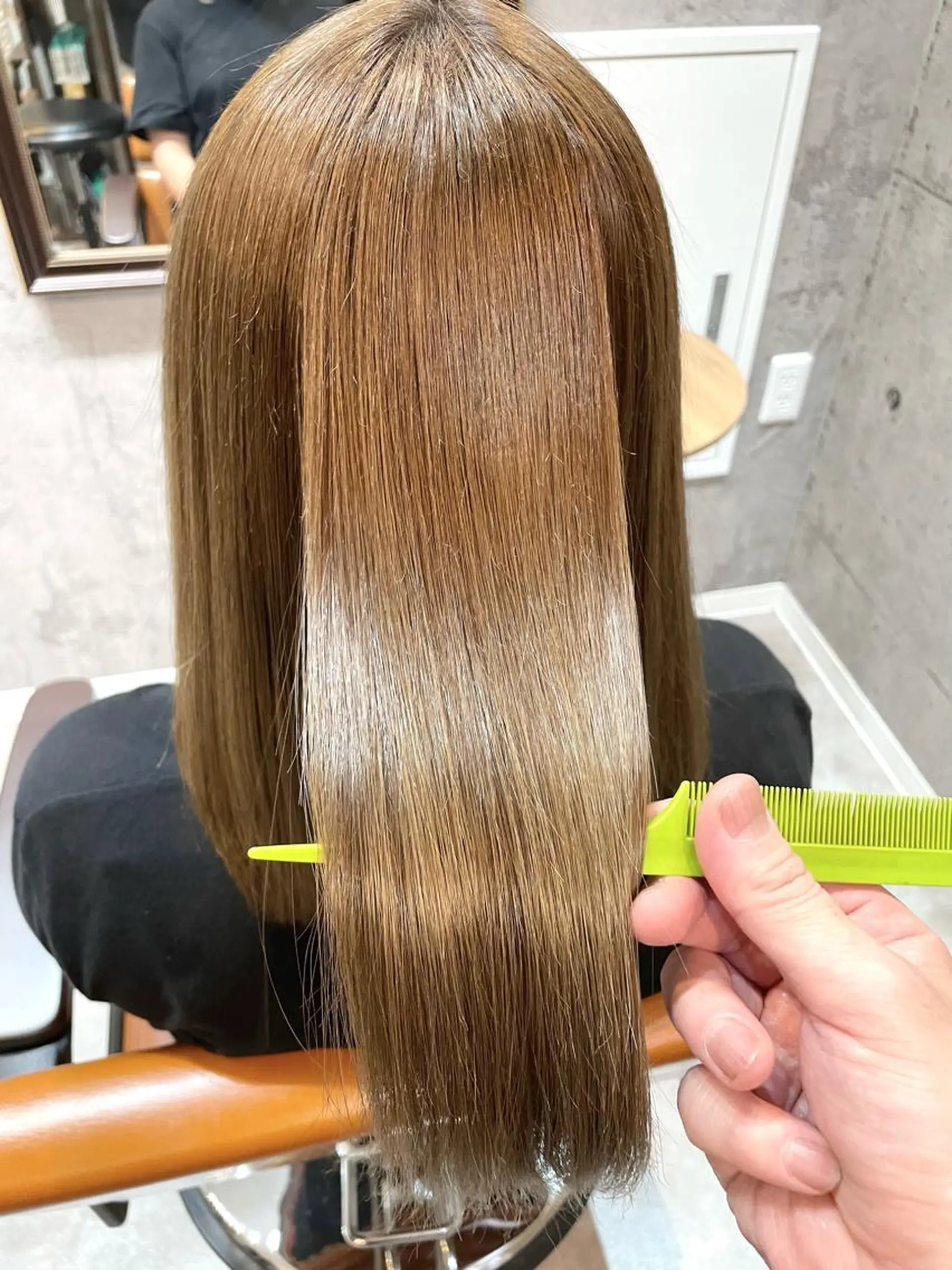 ミディアム 縮毛矯正 🔷ブリーチバレイヤ ージュ🔷飯野達也のヘアスタイル