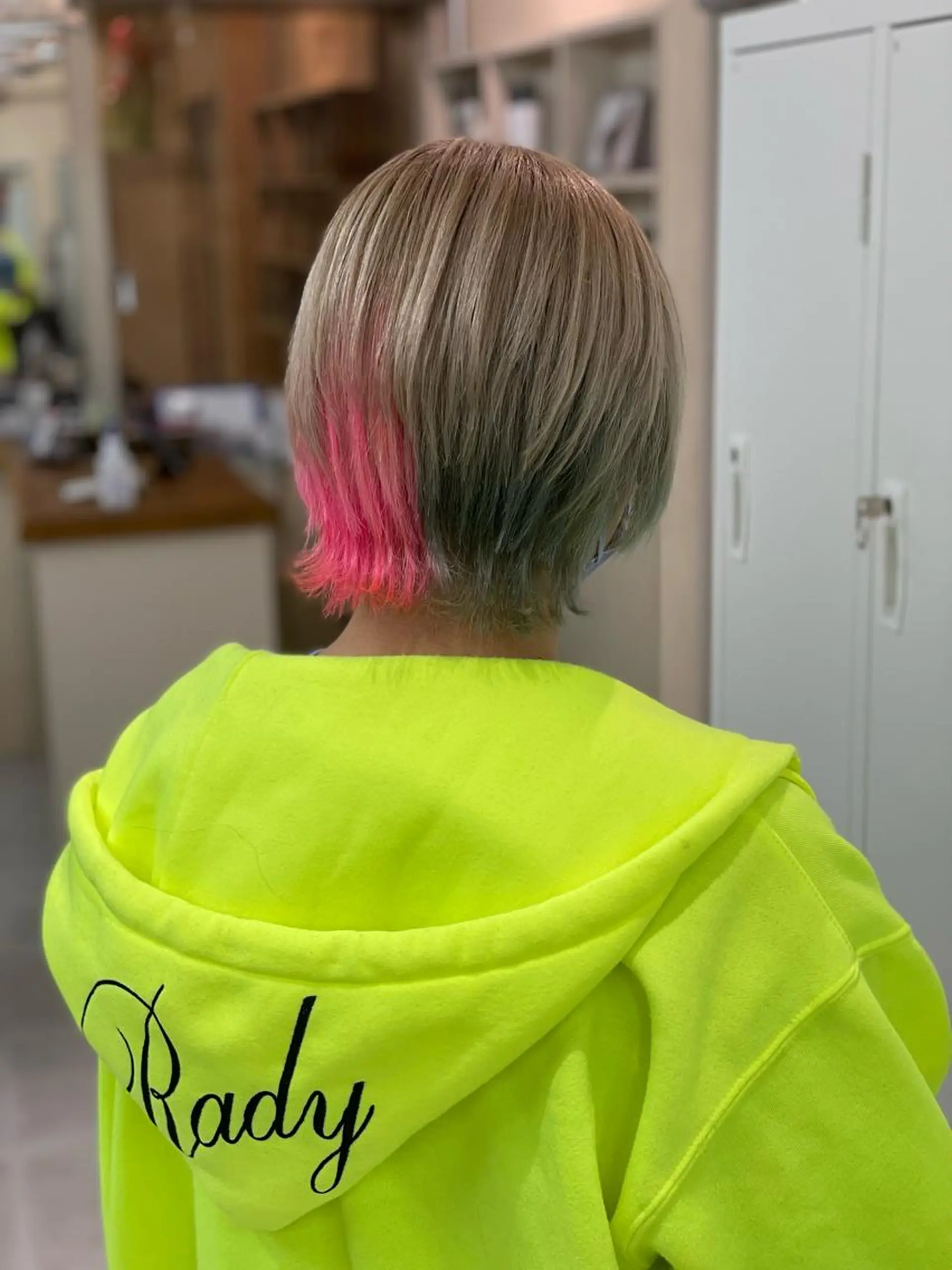 ショート カラー ショーヤ/ブリーチ /エクステのヘアスタイル