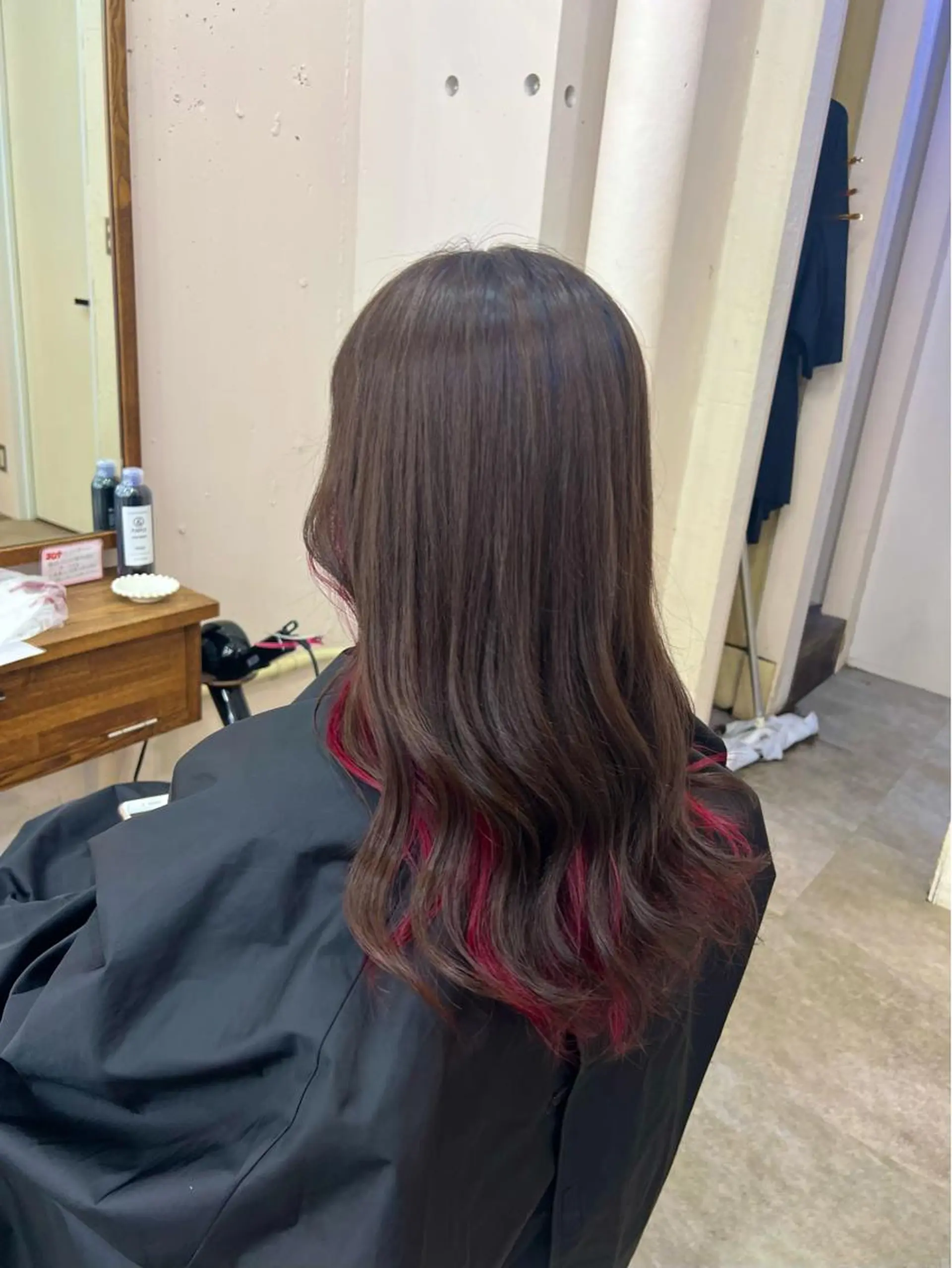 ロング 🩷艶カラー 🧡💛リサ🫧のヘアスタイル