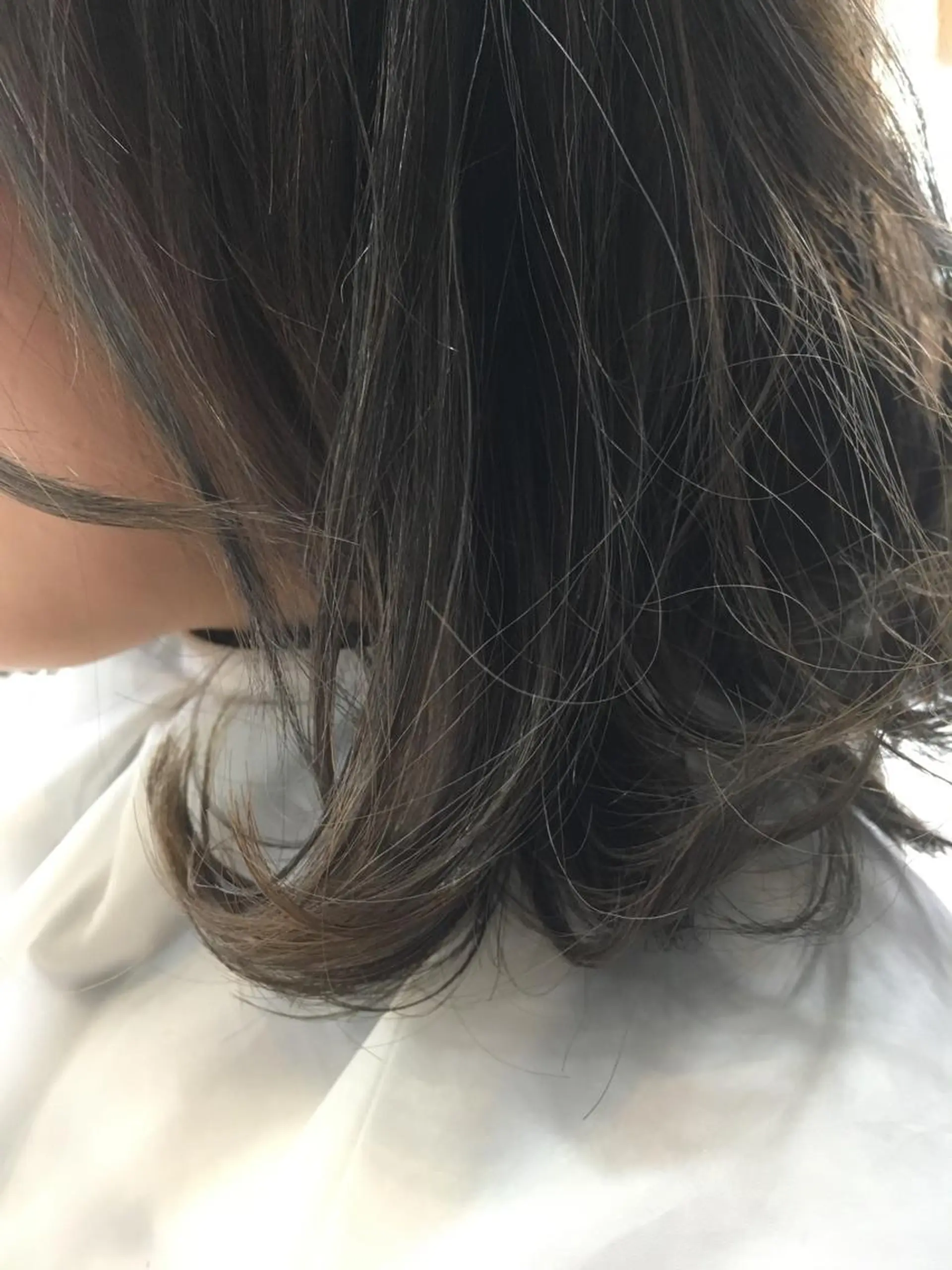 ショート カラー 白髪ぼかしハイライト 柳川拓哉のヘアスタイル