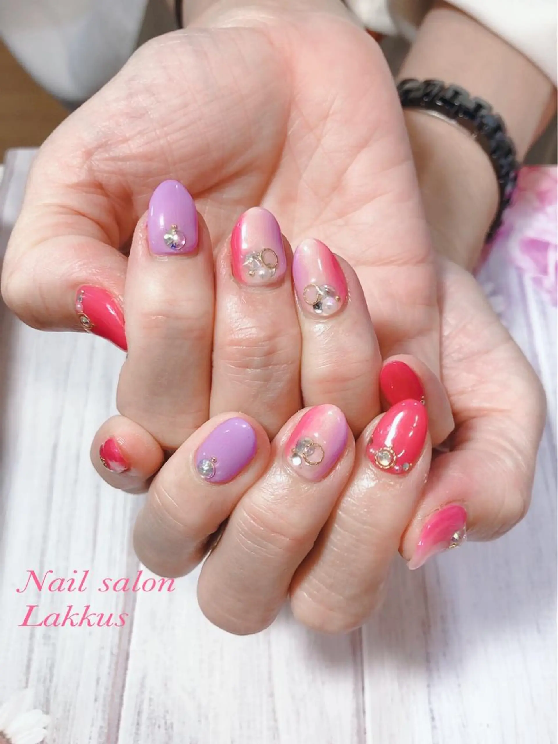 ネイル Lakkus T－CHIのネイルデザイン