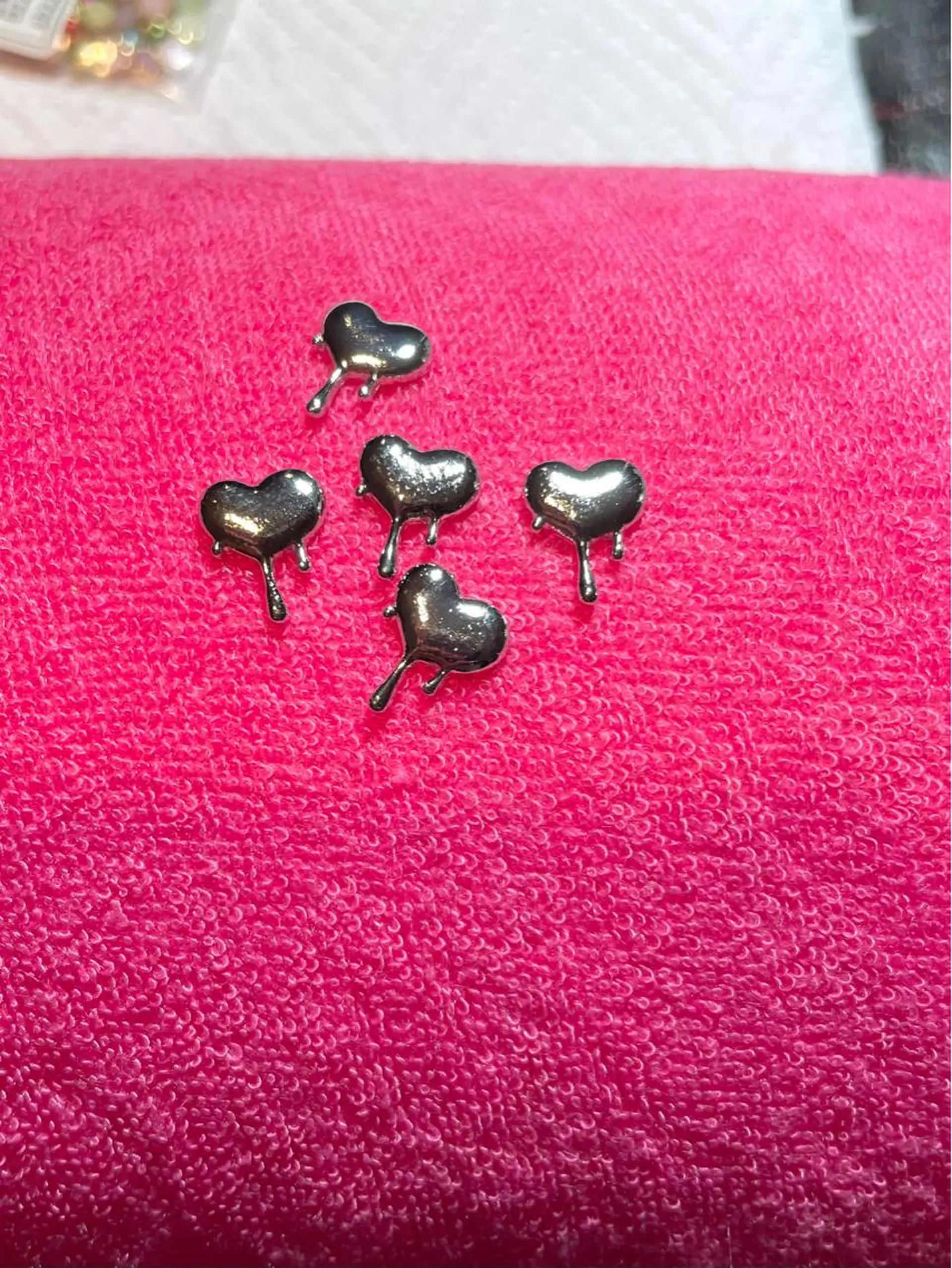 ネイル ハート シルバー Nail ヌシん家 AKANEのネイルデザイン