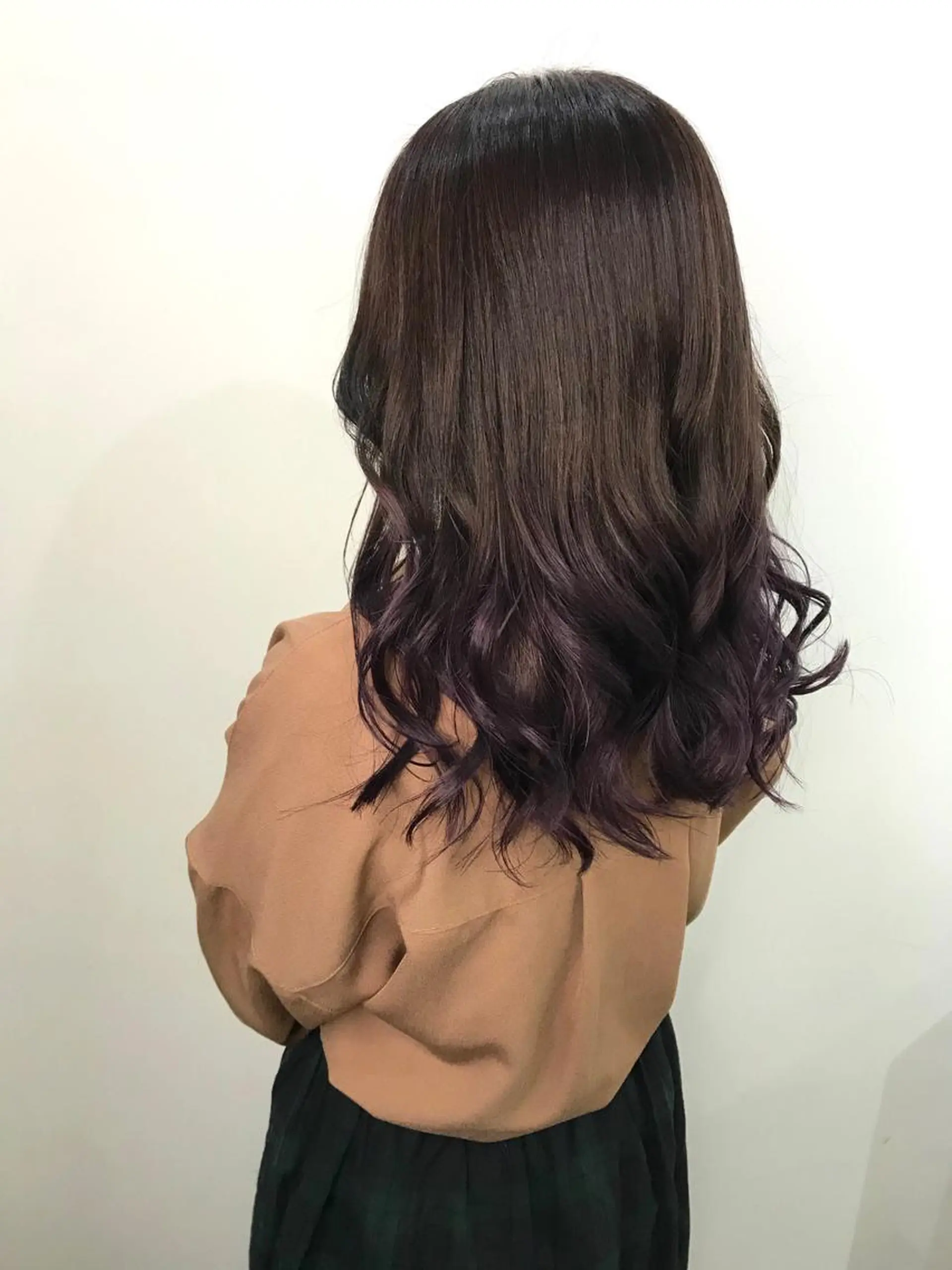 ミディアム 横山 奈央のヘアスタイル