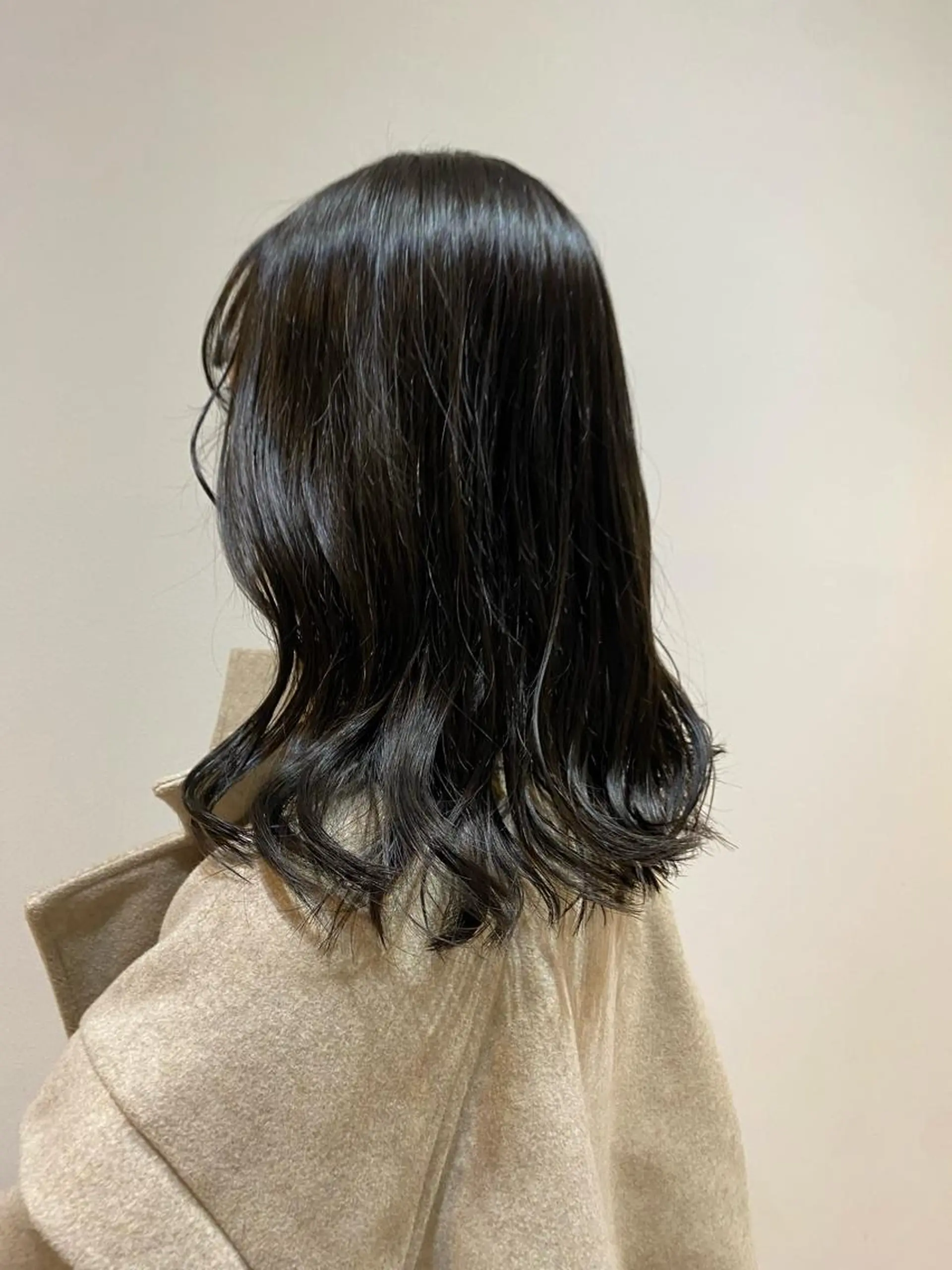 ミディアム カラー ミディアムパーマ バレイヤージュ ブリーチ ケアブリーチ デザインカラー カット ヘアカラー トリートメント 大人かわいい×艶髪 🤍塩川のヘアスタイル