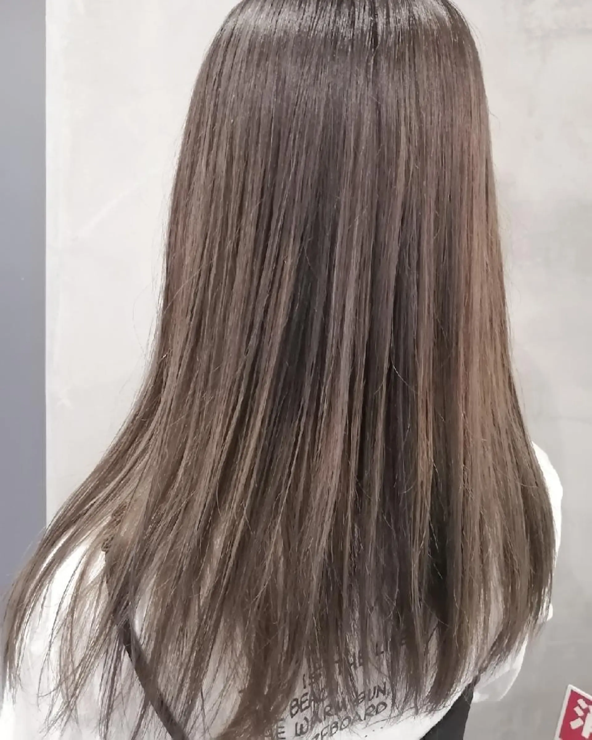 ロング カラー バレイヤージュ グレージュ レイヤーカット ブリーチ・ハイトーン 特化🎉内山のヘアスタイル