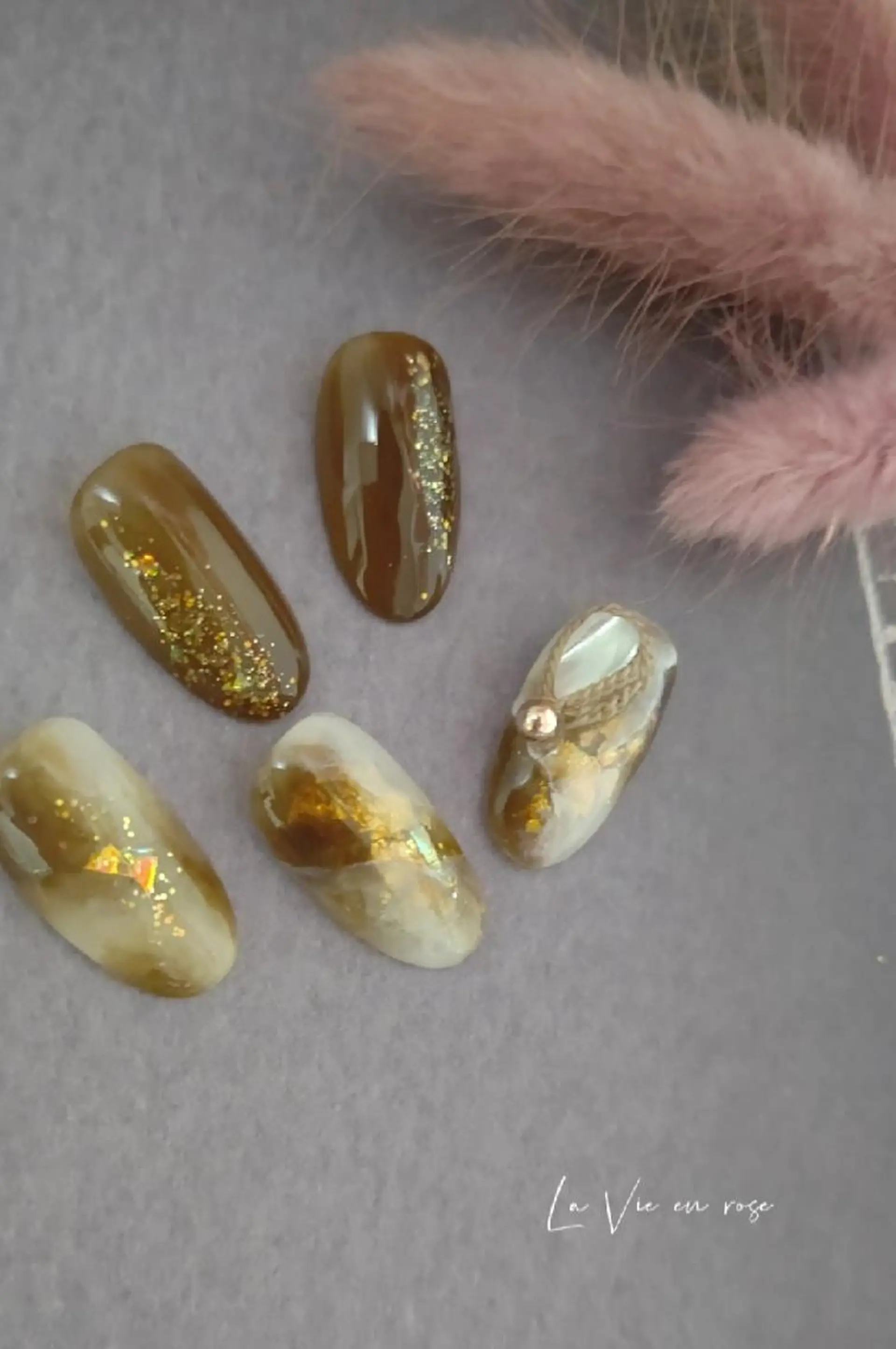 ネイル ニュアンスネイル ラヴィアン ローズのネイルデザイン