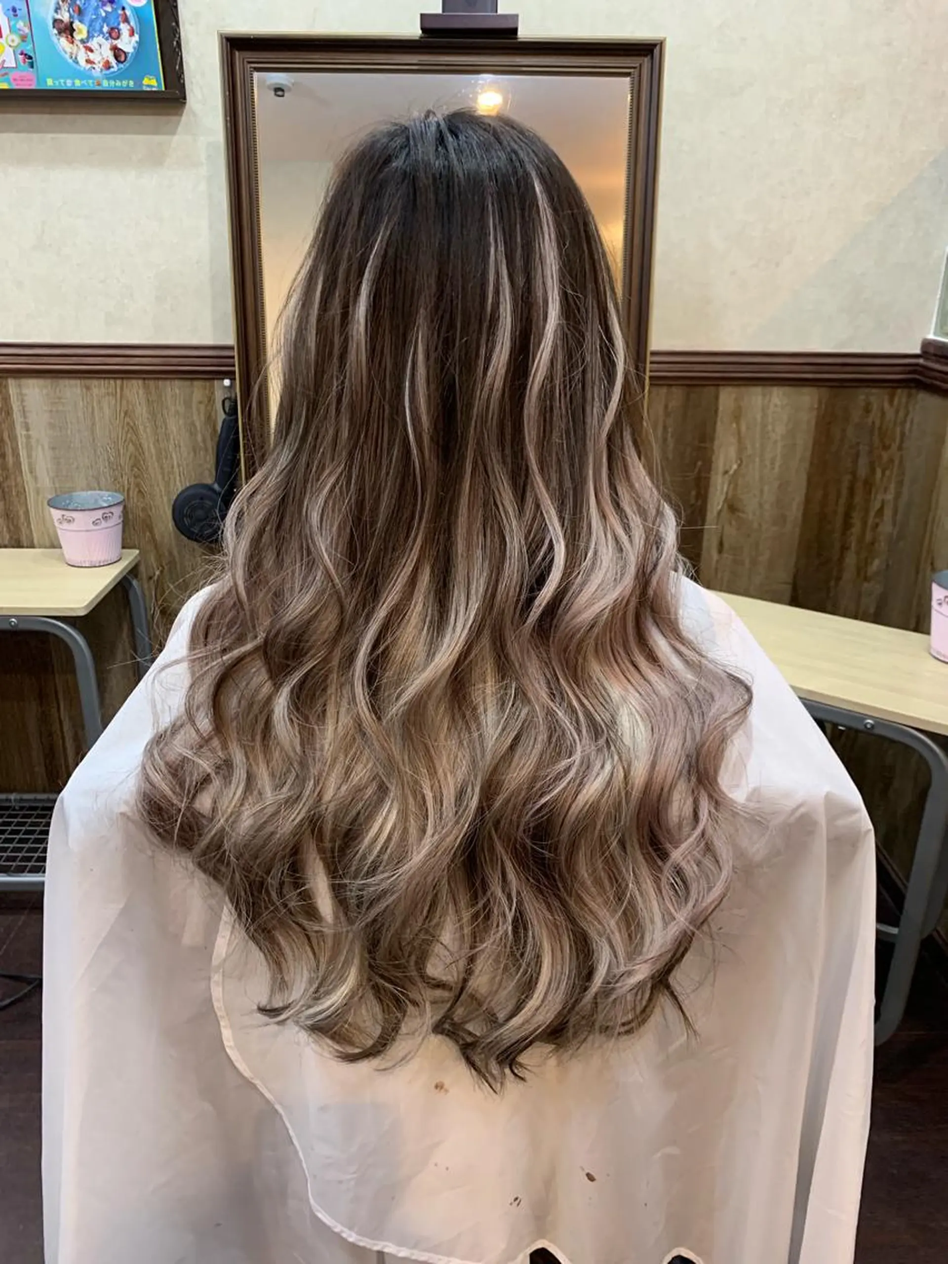 ロング eye エクステ専門店Rのヘアスタイル