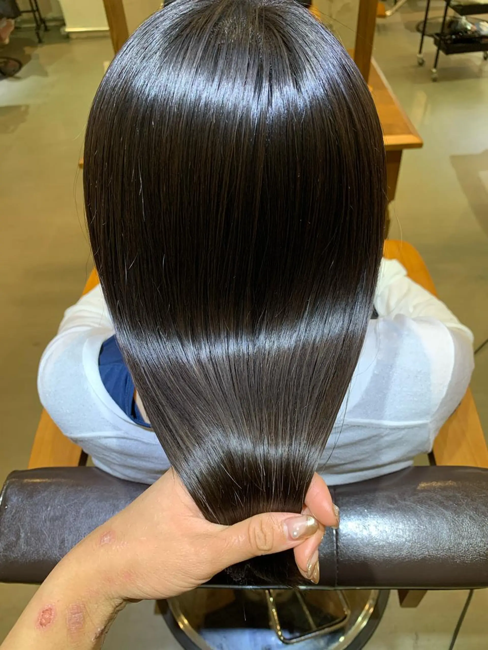 ロング パーマ ブリーチなしカラー 🌿‬脇黒丸 彩のヘアスタイル