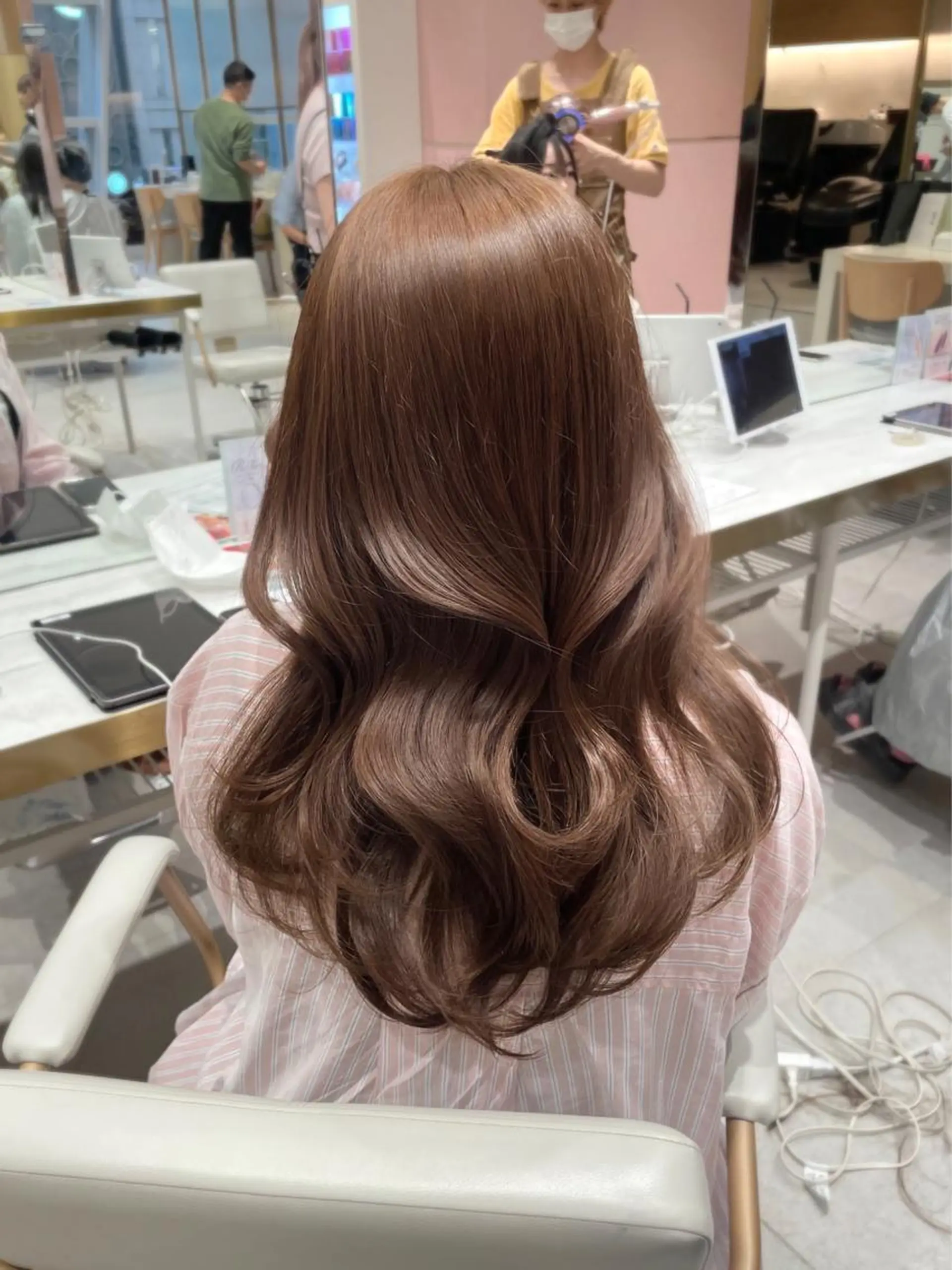 ロング カラー ヘアアレンジ 🤎小顔レイヤー /ベージュ🤎友香のヘアスタイル