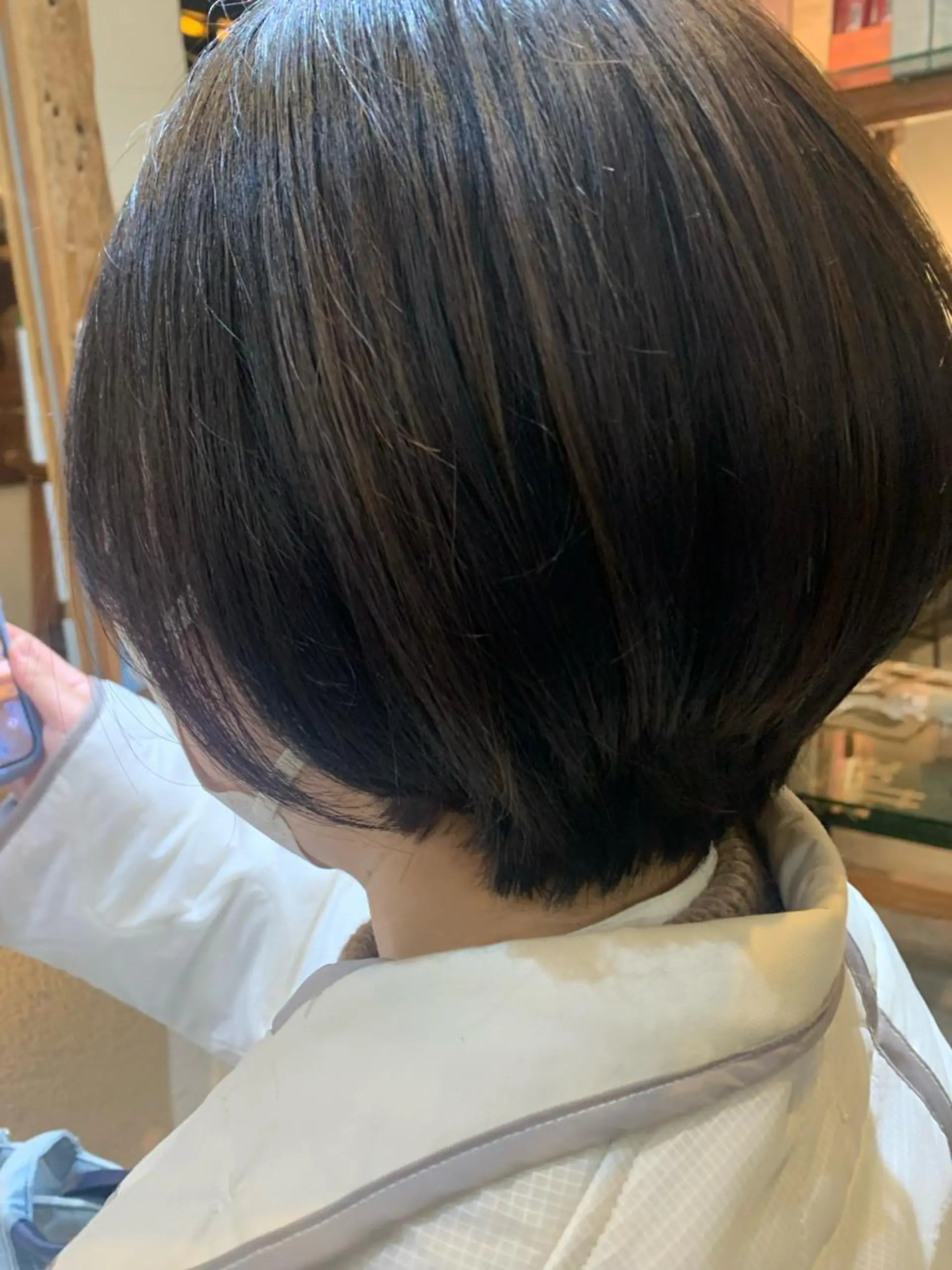 ショート カラー putri 川邉 優花のヘアスタイル