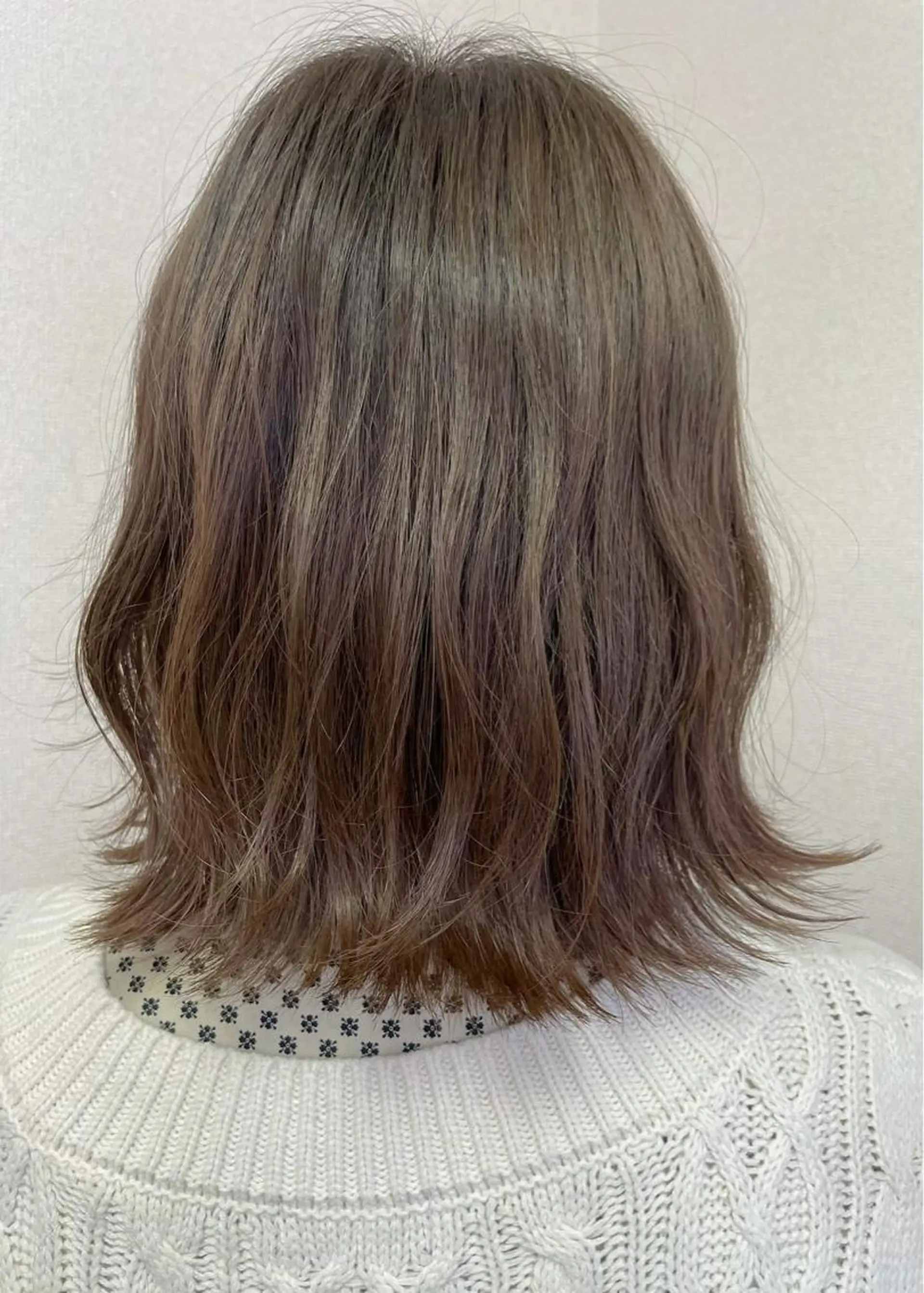 ミディアム アッシュ アッシュブラウン 髪質改善お任せ ください♪ひとみのヘアスタイル