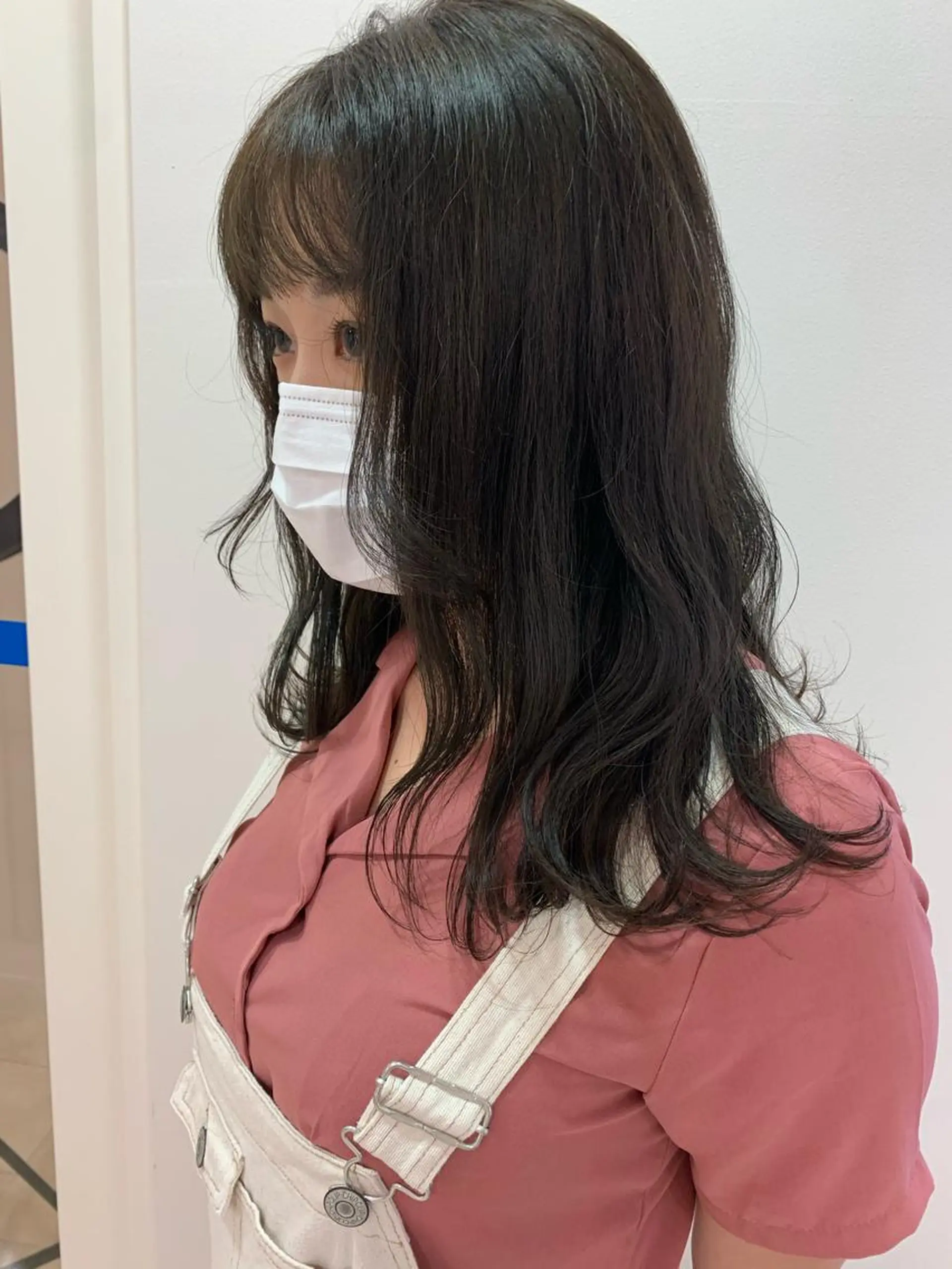 ロング カラー ヘアカラー トリートメント 顔まわりカット✄ ベージュカラー🧸のヘアスタイル