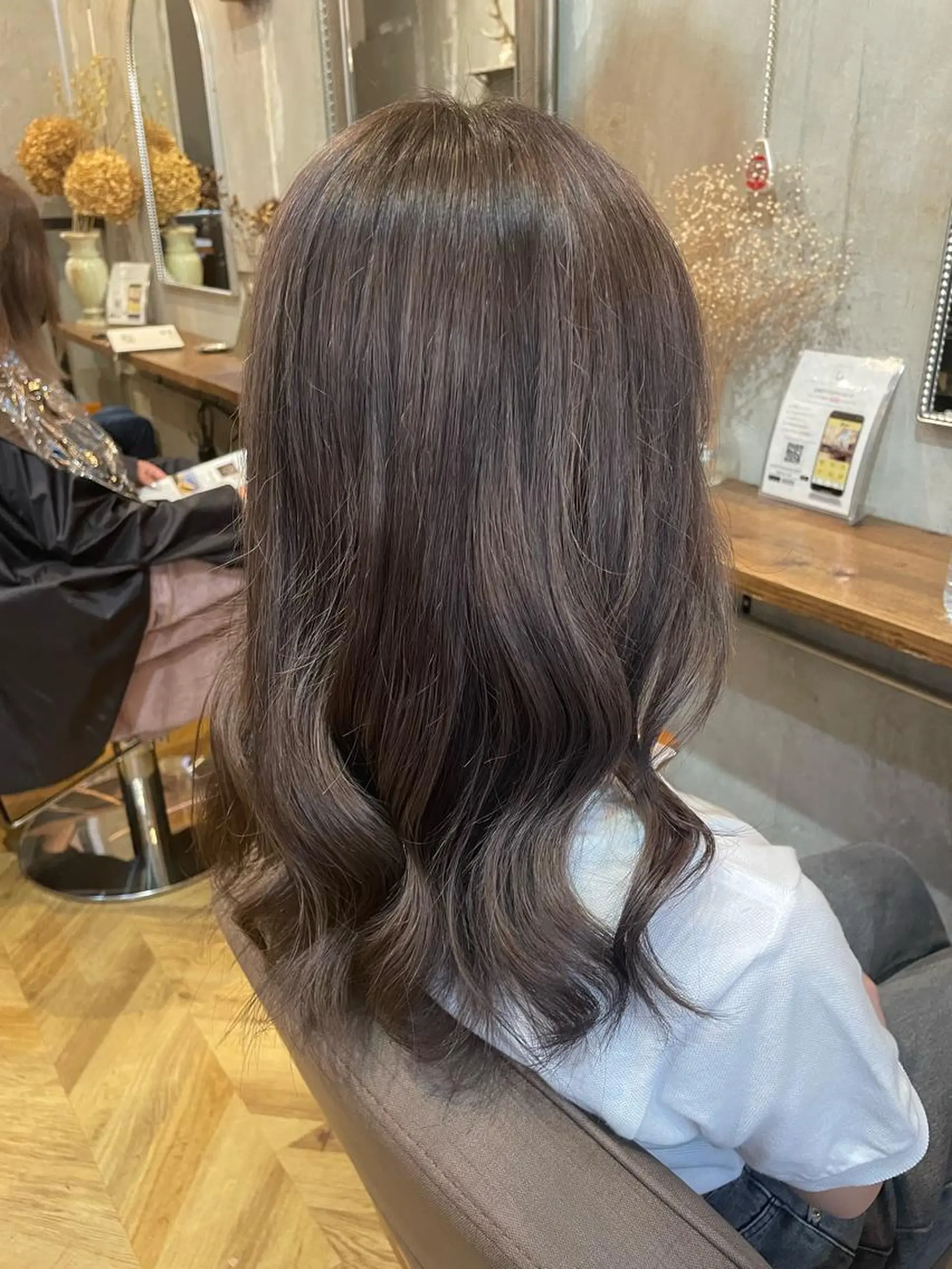 セミロング カラー 透明感カラー グレージュ 雨宮花果/国立 透明感カラーのヘアスタイル