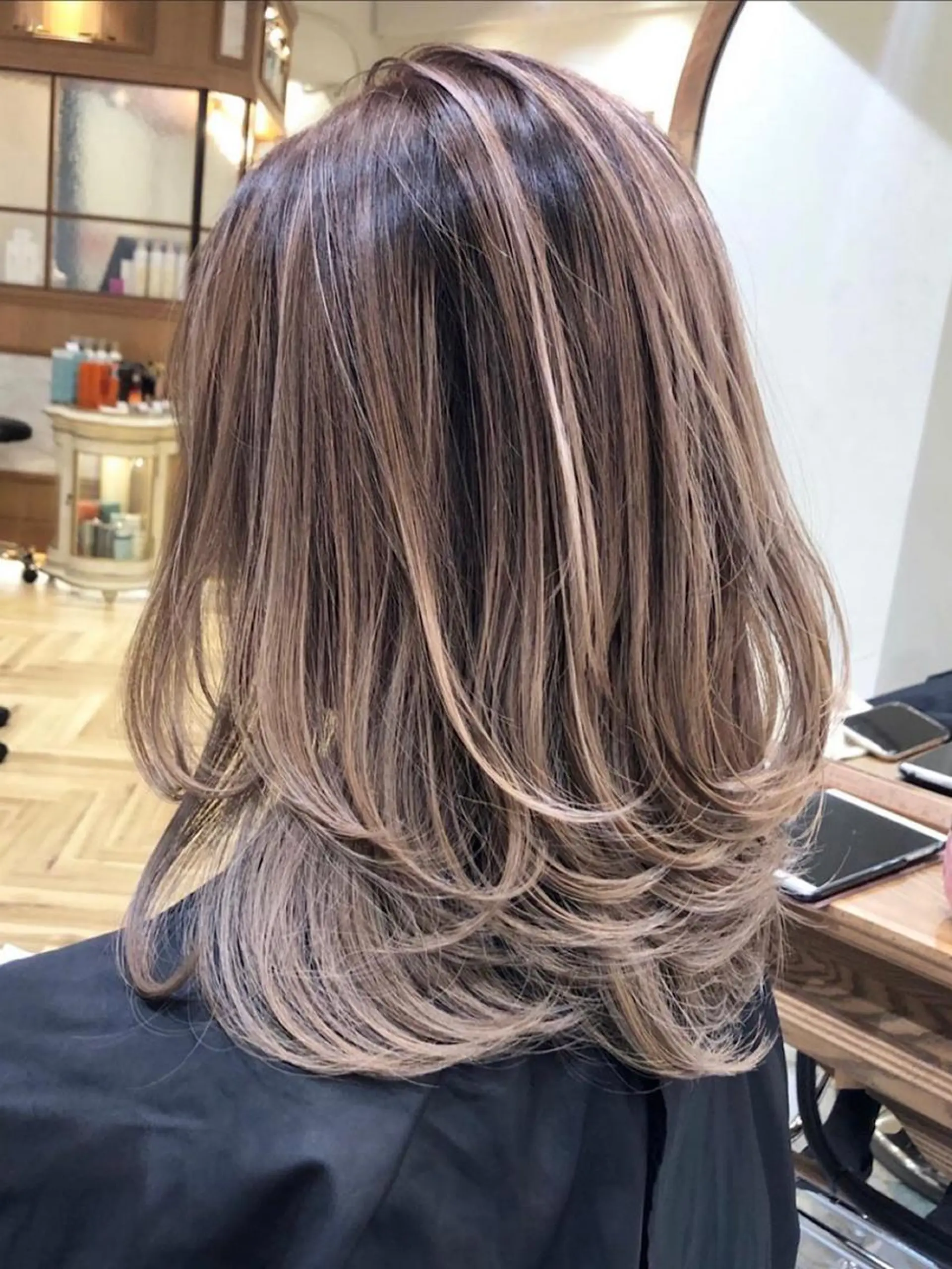 ロング 韓国／ハッシュカット ／透明感カラー／金野のヘアスタイル