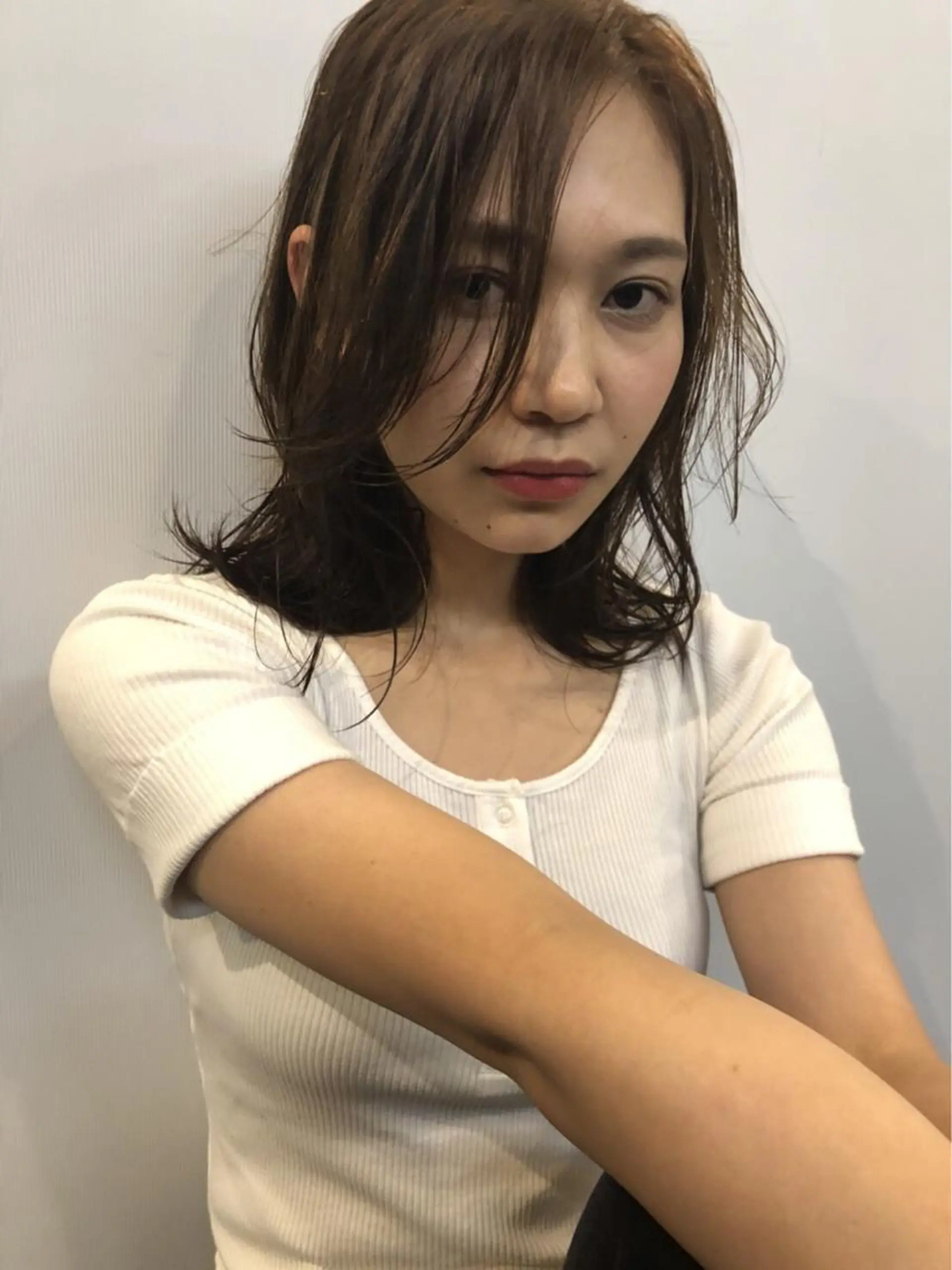 セミロング カラー 安達 俊亮のヘアスタイル
