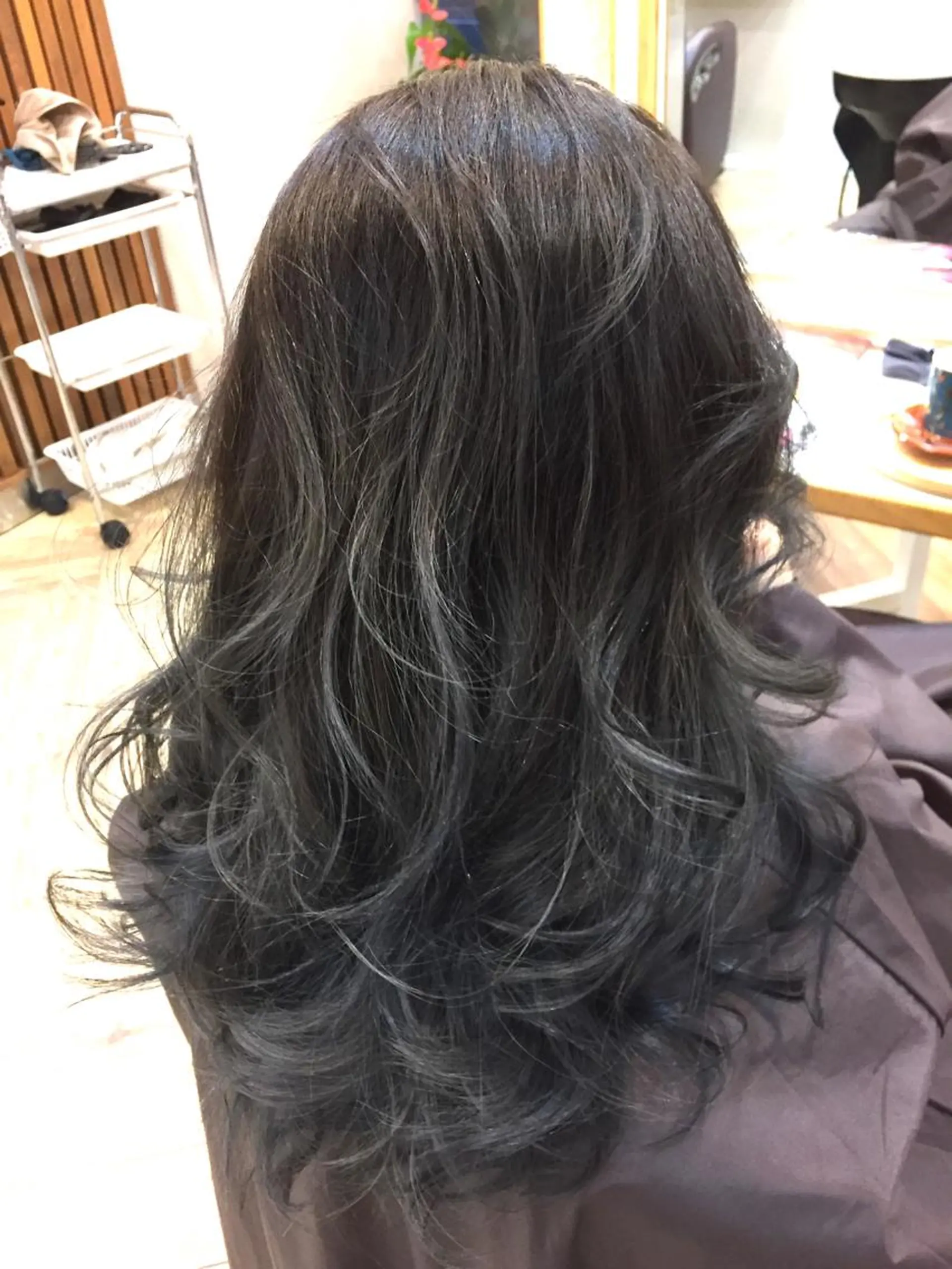 ロング アッシュ カット パーマ oluolu hairのヘアスタイル