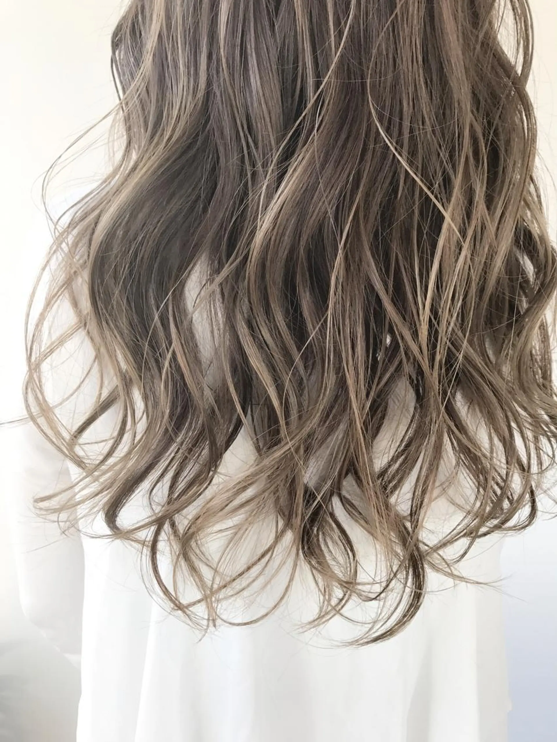ロング カラー ベージュカラー ブリーチ ブリーチなしカラー シアーベージュ ヘアカラー トリートメント エクステ/髪質改善/ rita/フルヤマのヘアスタイル