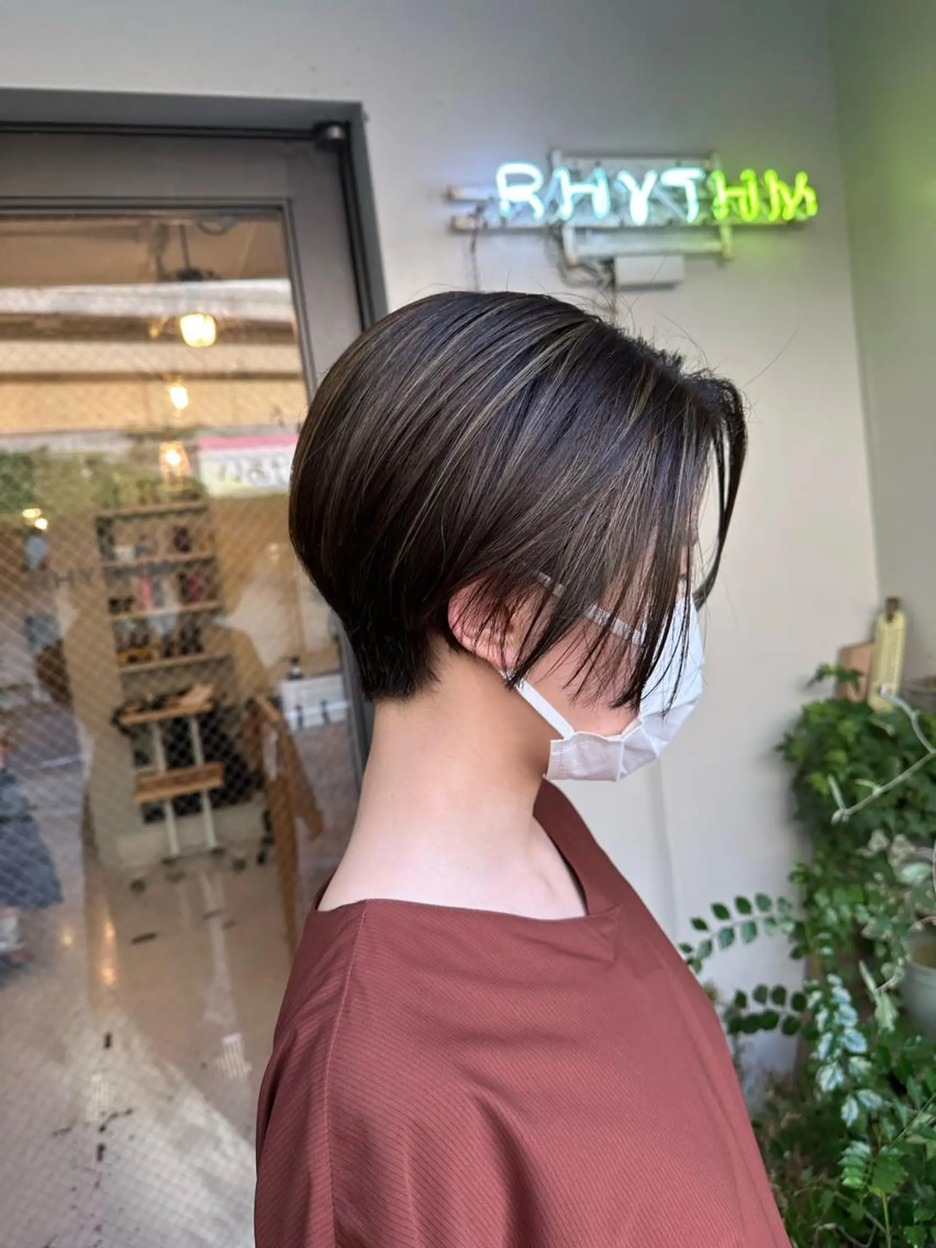 ショート カラー バレイヤージュ ブリーチ ケアブリーチ ハイライトカラー ハイトーンカラー カット ヘアカラー ✂︎岡根 京花✂︎のヘアスタイル