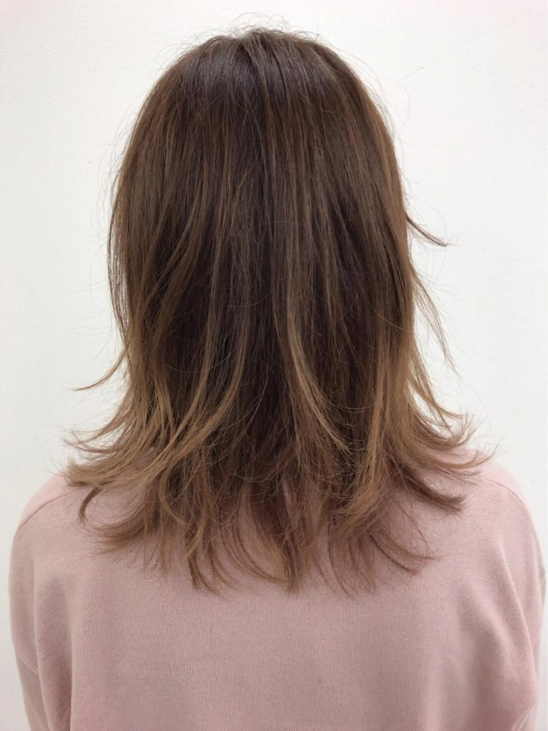 セミロング カラー グラデーションカラー 清野 大のヘアスタイル