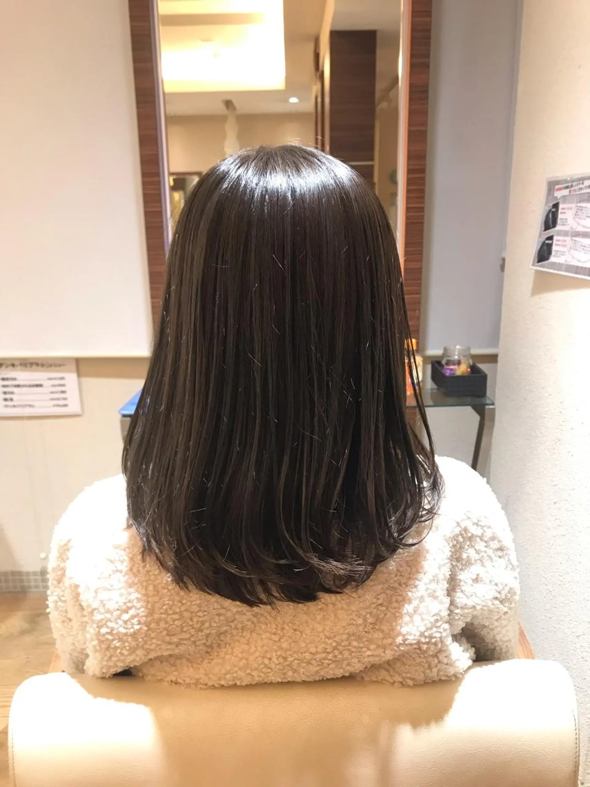 ミディアム カラー アッシュ アッシュブラウン ブラウンカラー 透明感カラー ハイライトカラー 山本 大智のヘアスタイル