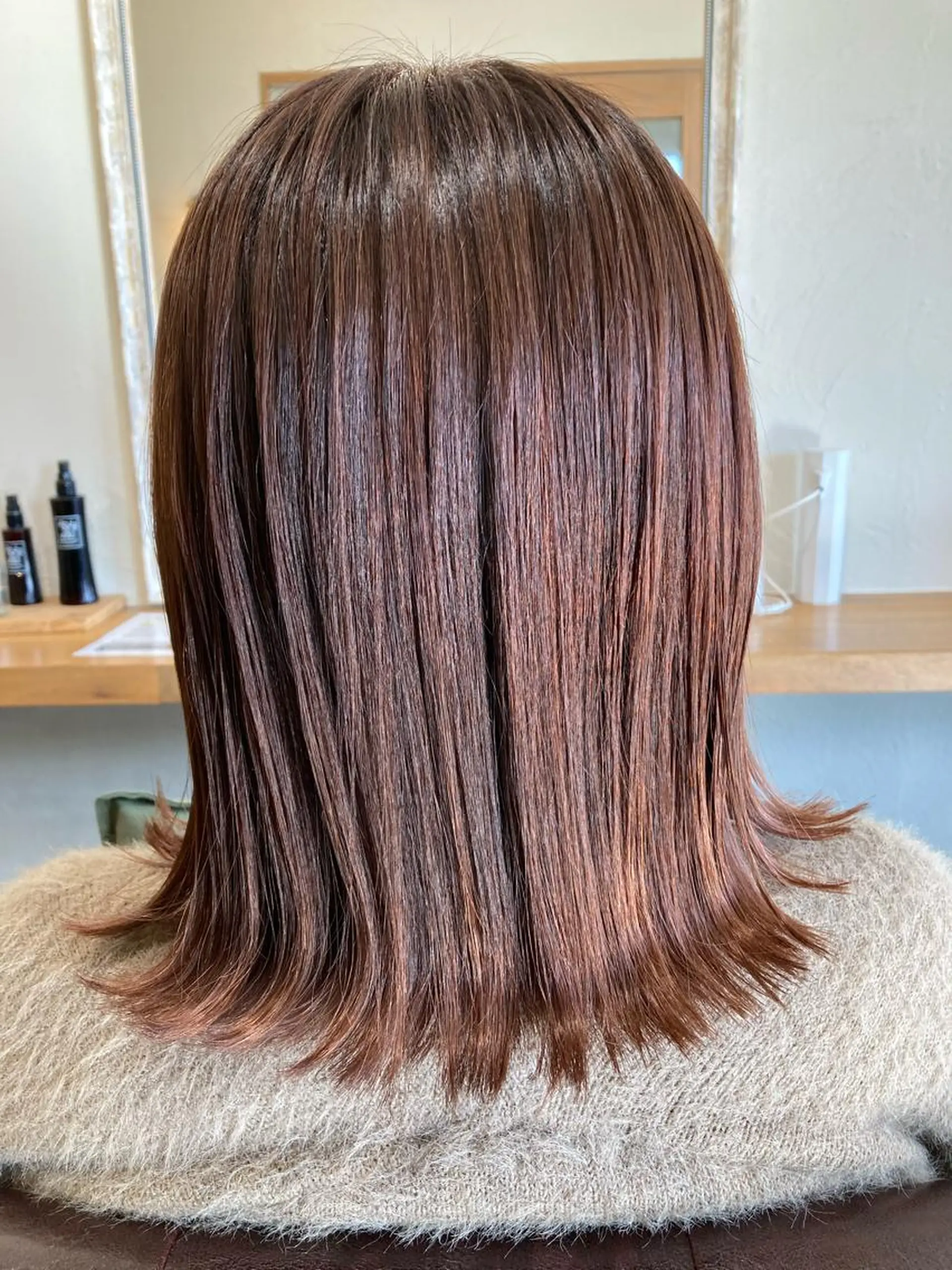 ミディアム カラー 外ハネヘア 三島 有佳里のヘアスタイル