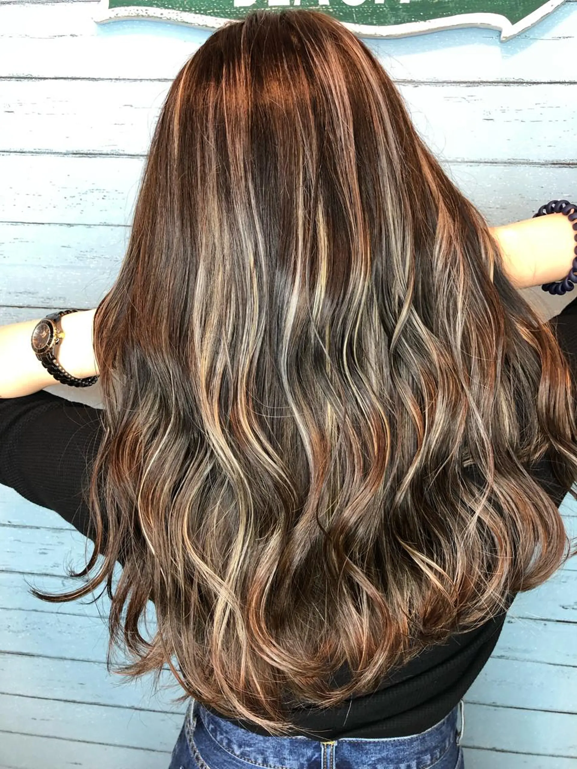 ロング シールエクステ アッシュ エクステ ハイライト ヘアカラー トリートメント LOCO/ Koukiのヘアスタイル