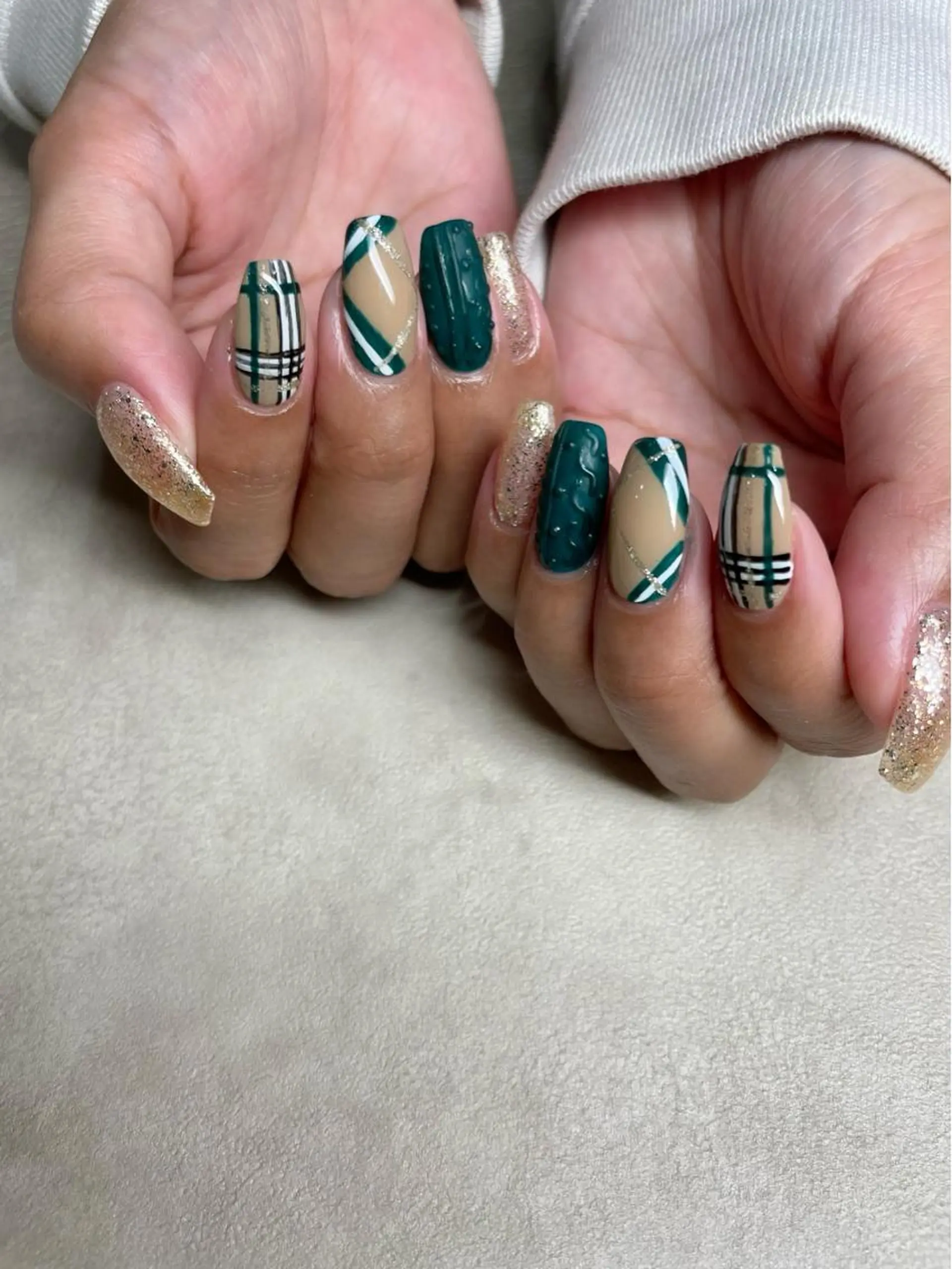 ネイル 持ち込み ハンドネイル フットネイル with hues所属・with hues AYAのネイルデザイン