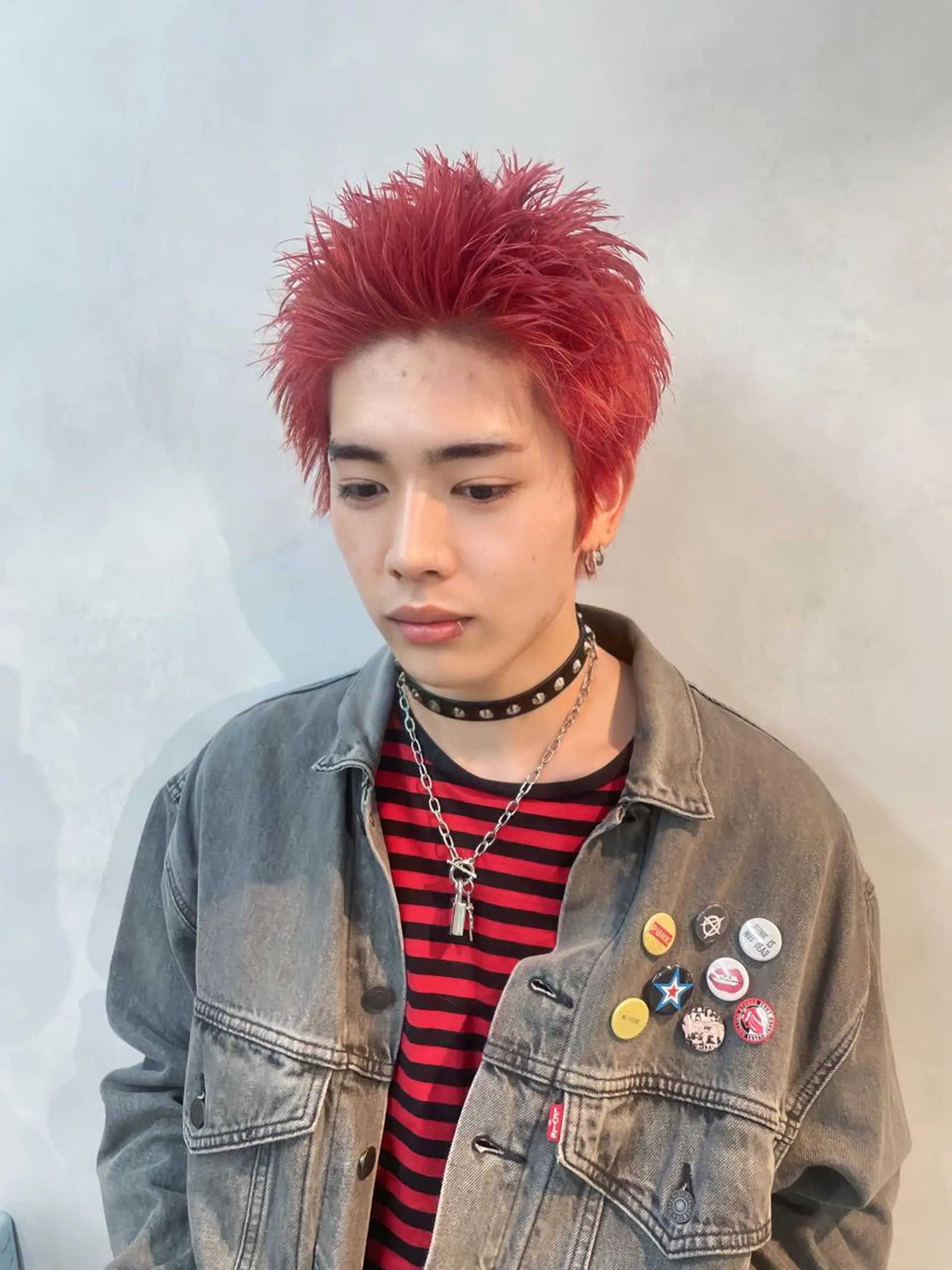 メンズ スパイキーショート 刈り上げ カット 吉本 碧仁のヘアスタイル