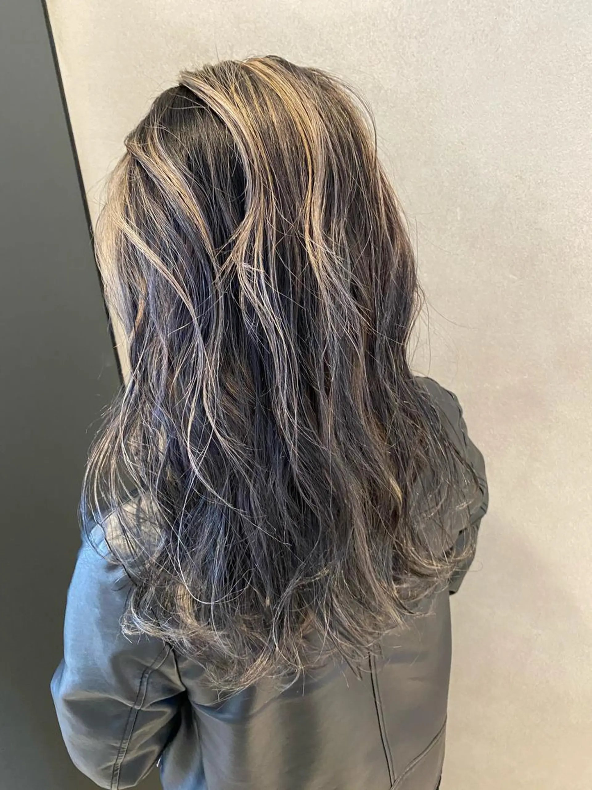 セミロング ハイライト THINK SHOP KANTAのヘアスタイル