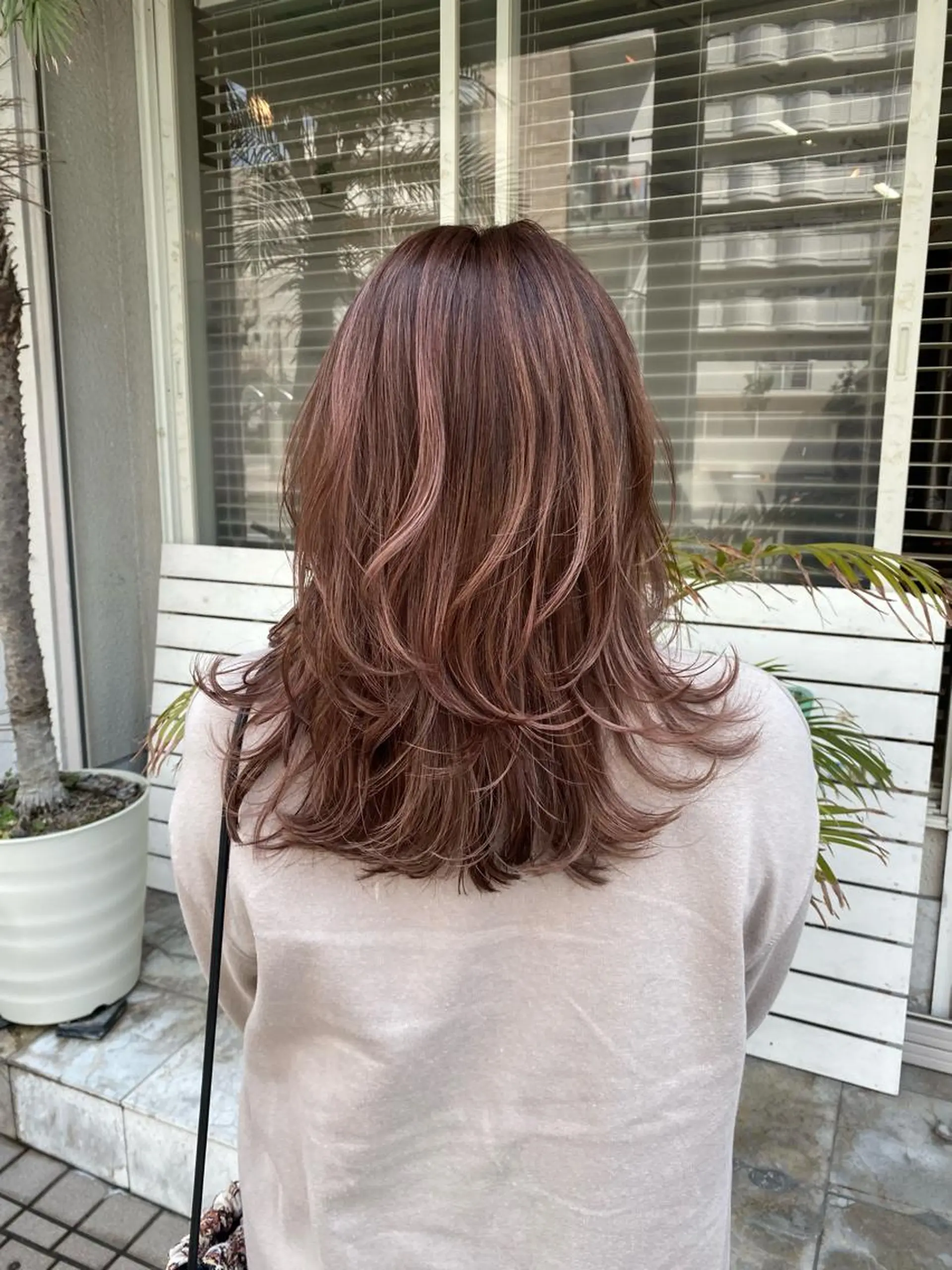 ミディアム 西元 亜由美のヘアスタイル