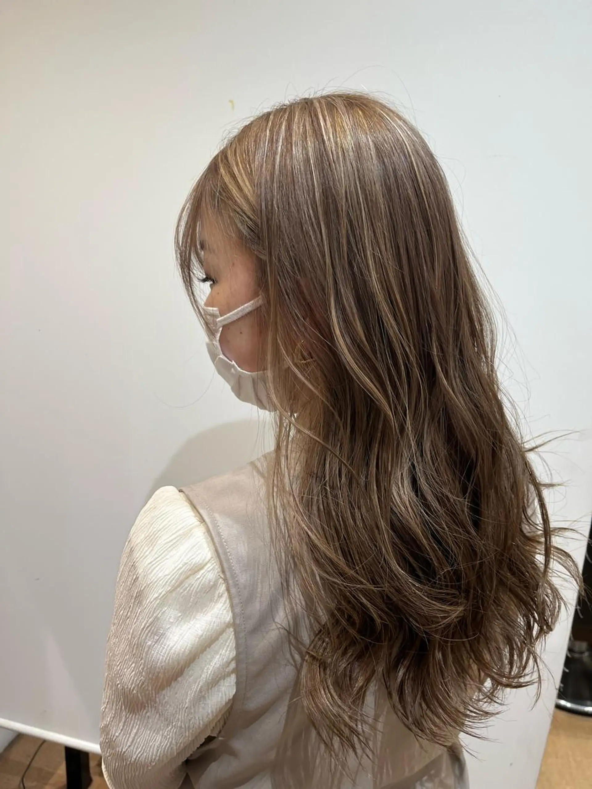 ロング ヘアカラー 和田 琉々香のヘアスタイル