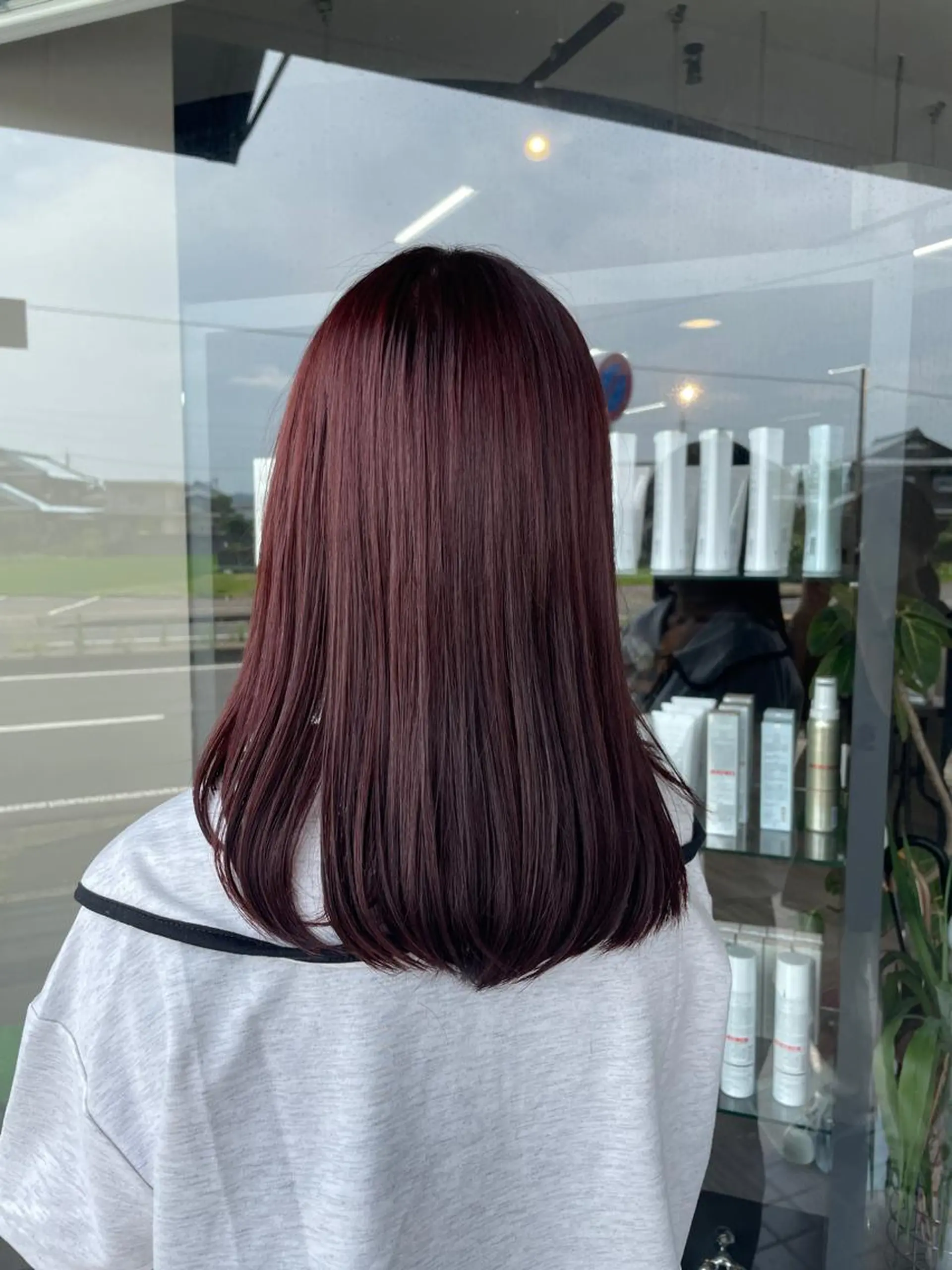 ミディアム カラー ブリーチ ブリーチなしカラー レッドカラー マキノ キョウカのヘアスタイル