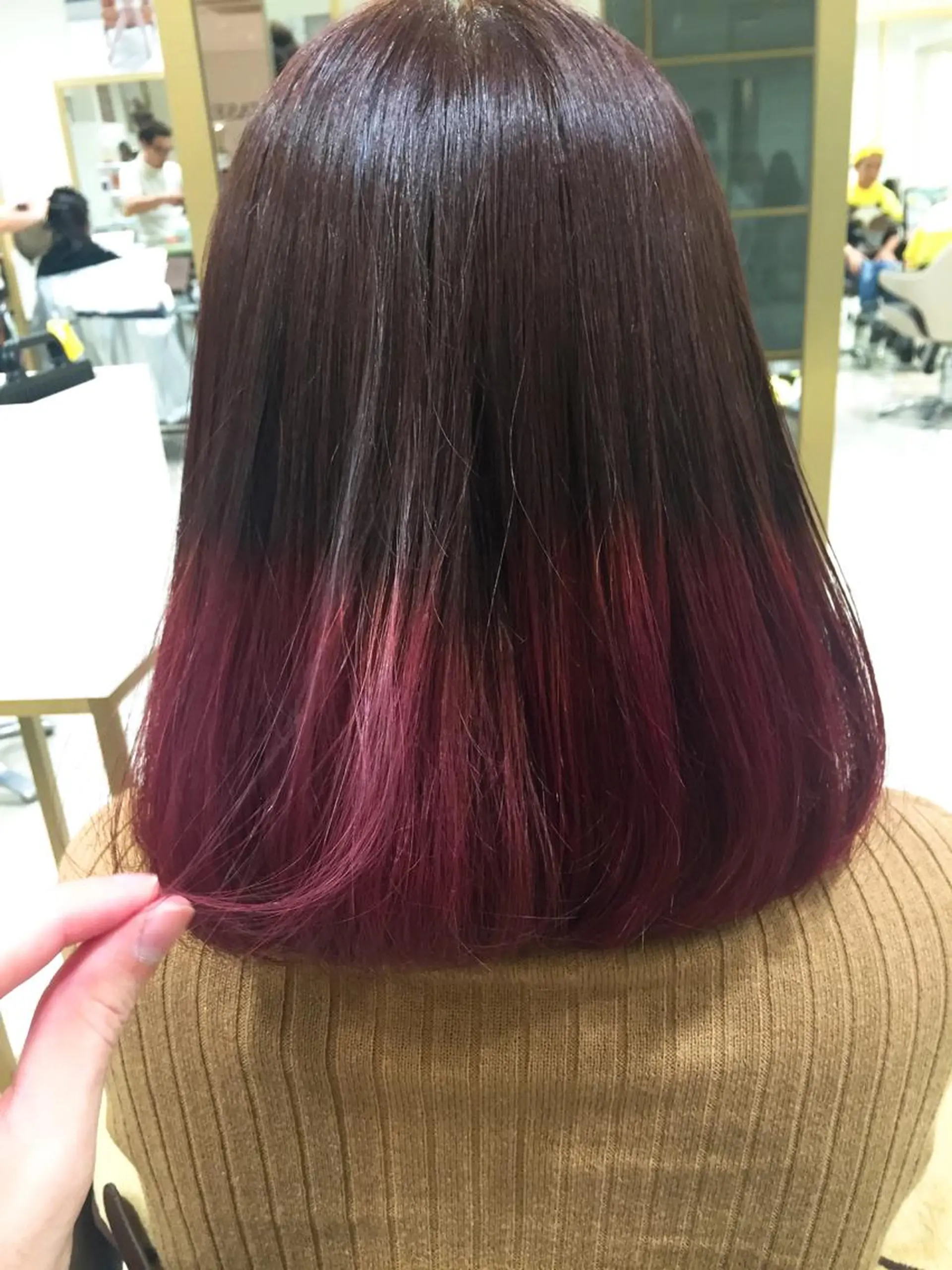ミディアム カラー ブリーチ グラデーションカラー ピンクカラー Agu  清尾 浩昭のヘアスタイル