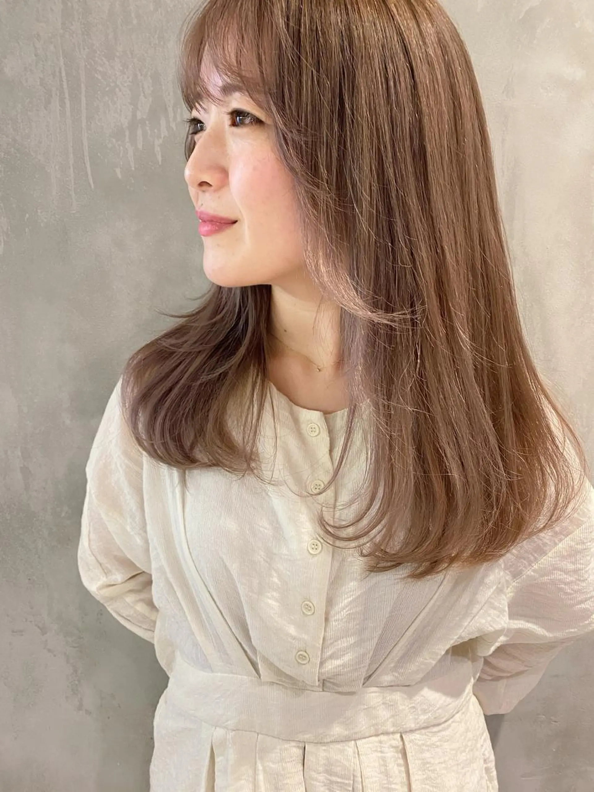 セミロング カラー ベージュカラー ブリーチ 顔まわりレイヤー レイヤーカット カット ヘアカラー トリートメント 似合わせ特化🌷 kasumiのヘアスタイル