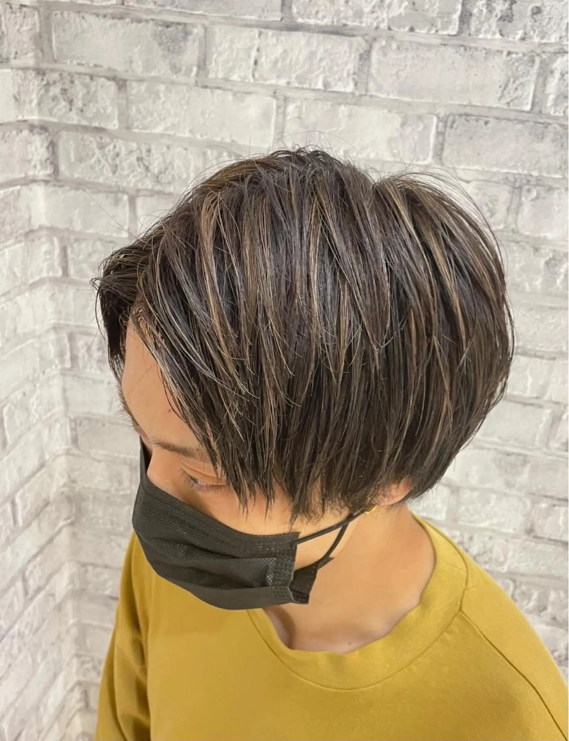 ミディアム カラー パーマ ヘアアレンジ メンズ アイブロウ ミディアムパーマ メンズハイライト メンズパーマ ハイライトカラー 眉カラー 💈メンズ特化 美容師サキ💈のヘアスタイル