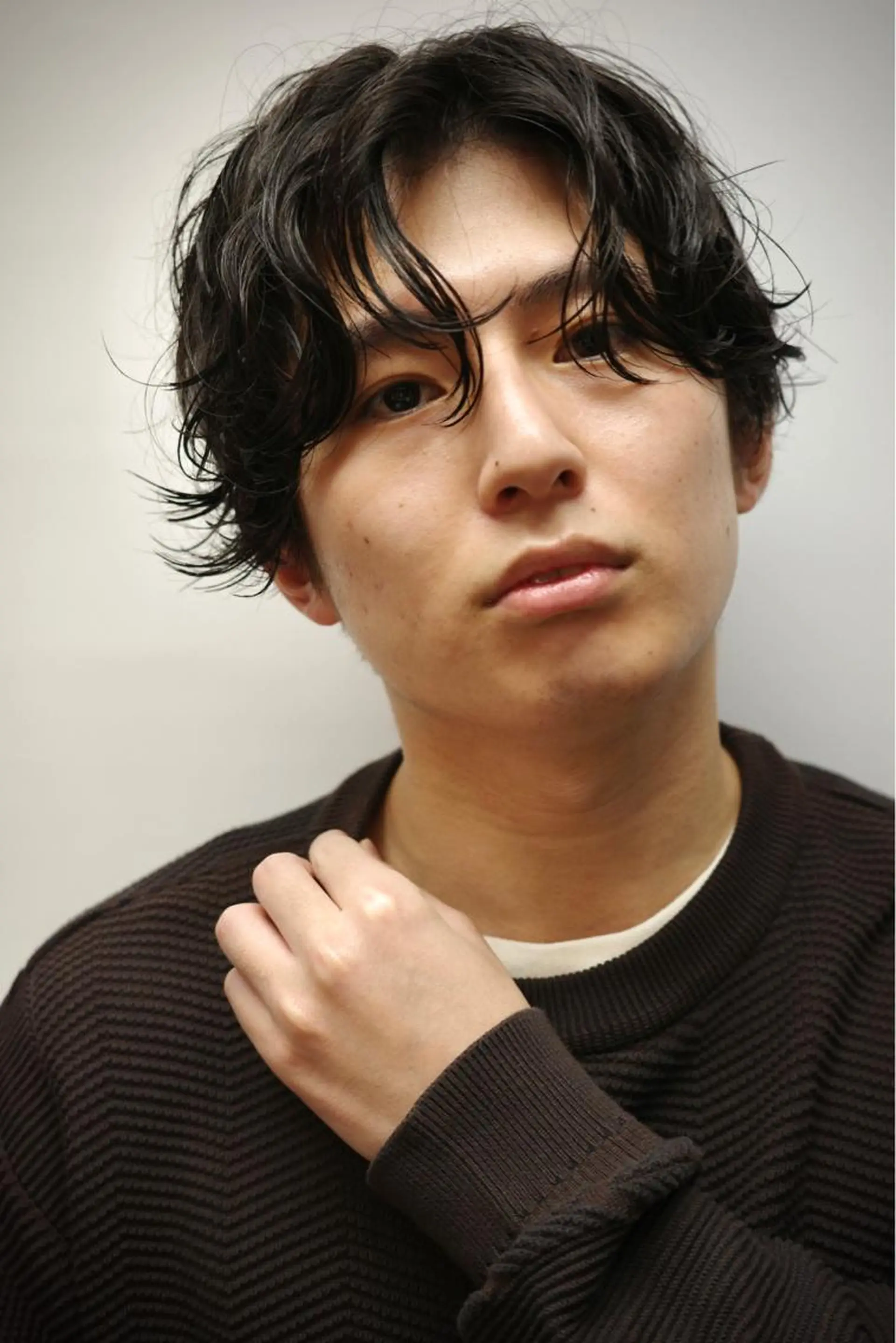 ミディアム パーマ ミディアムパーマ ハイライト レイヤーカット 縮毛矯正 刈り上げ Koichi Satoのヘアスタイル