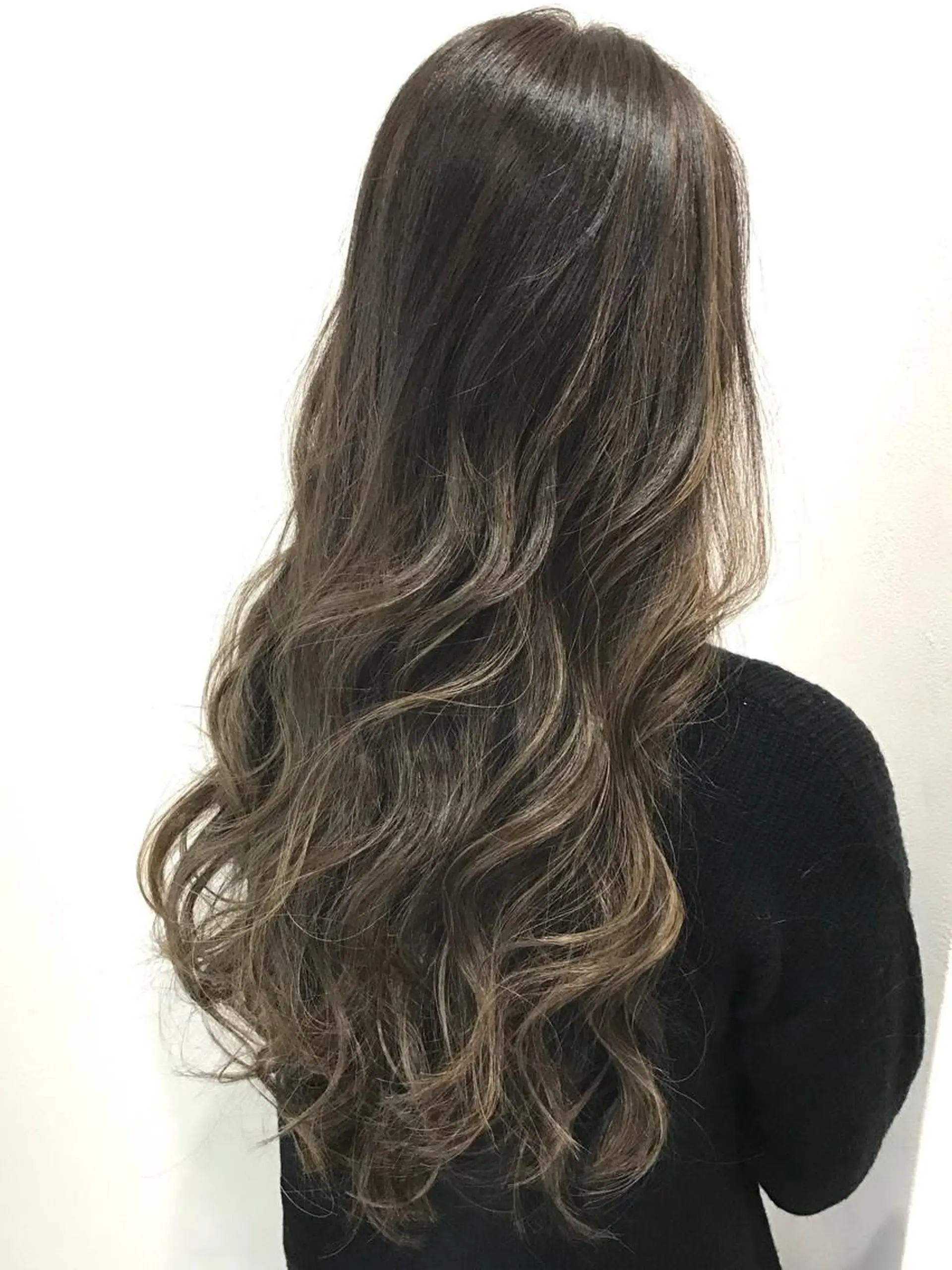 ロング カラー グラデーションカラー ハイライトカラー ハイライト ロング 若杉 諒のヘアスタイル