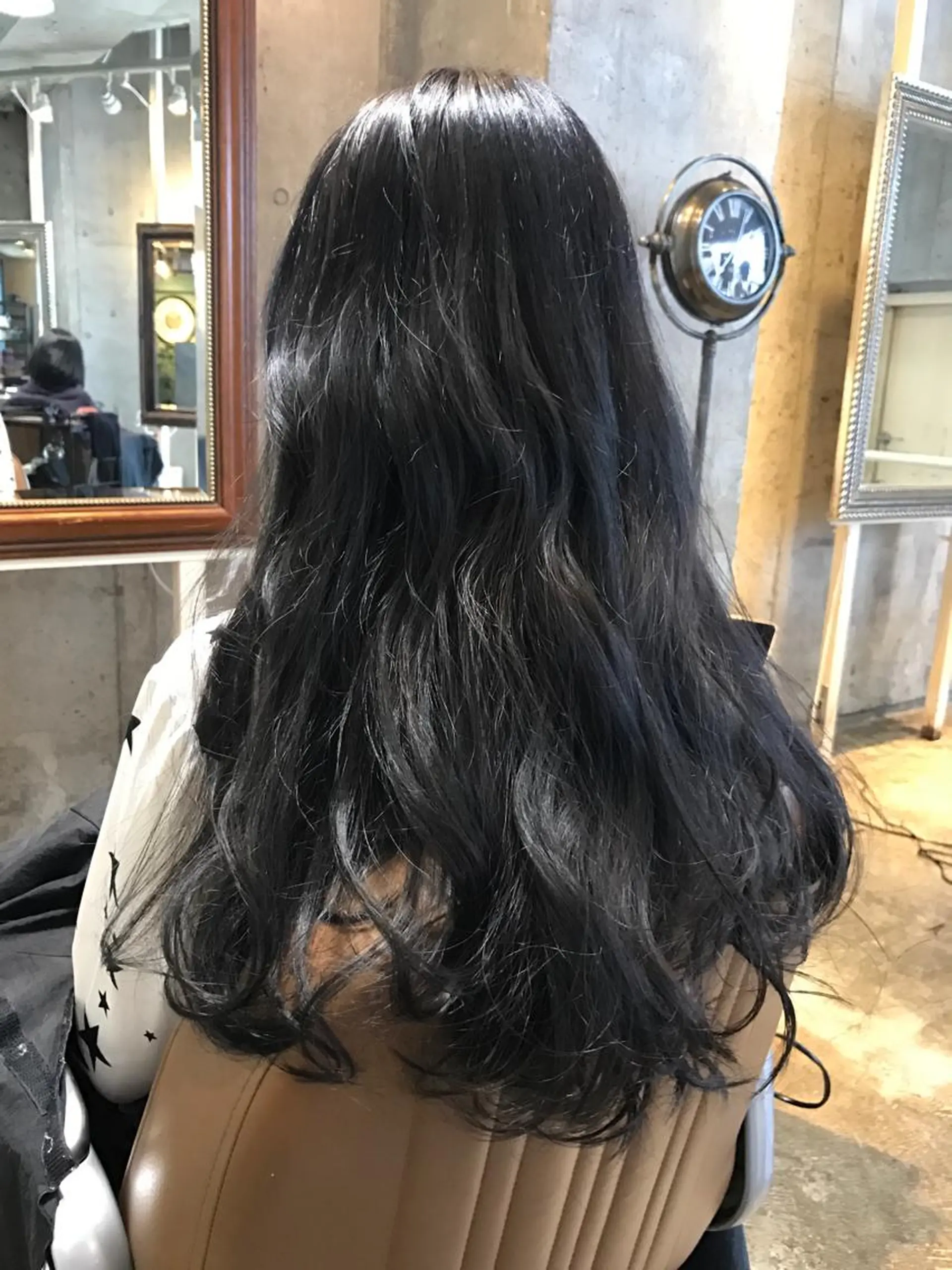 ロング カラー パーマ ヘアアレンジ メンズ キッズ ネイル マツエク・マツパ ダークグレー ダブルカラー サロンドミルク 原宿のヘアスタイル