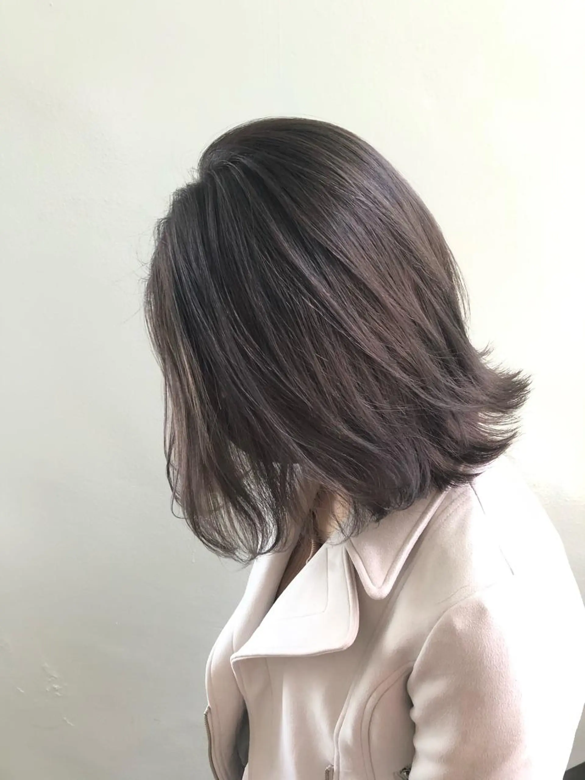 ショート カラー ブリーチ ダークグレー ダークグレージュ グレージュ ベイリコルド　アトリ 店長　宮城一真のヘアスタイル