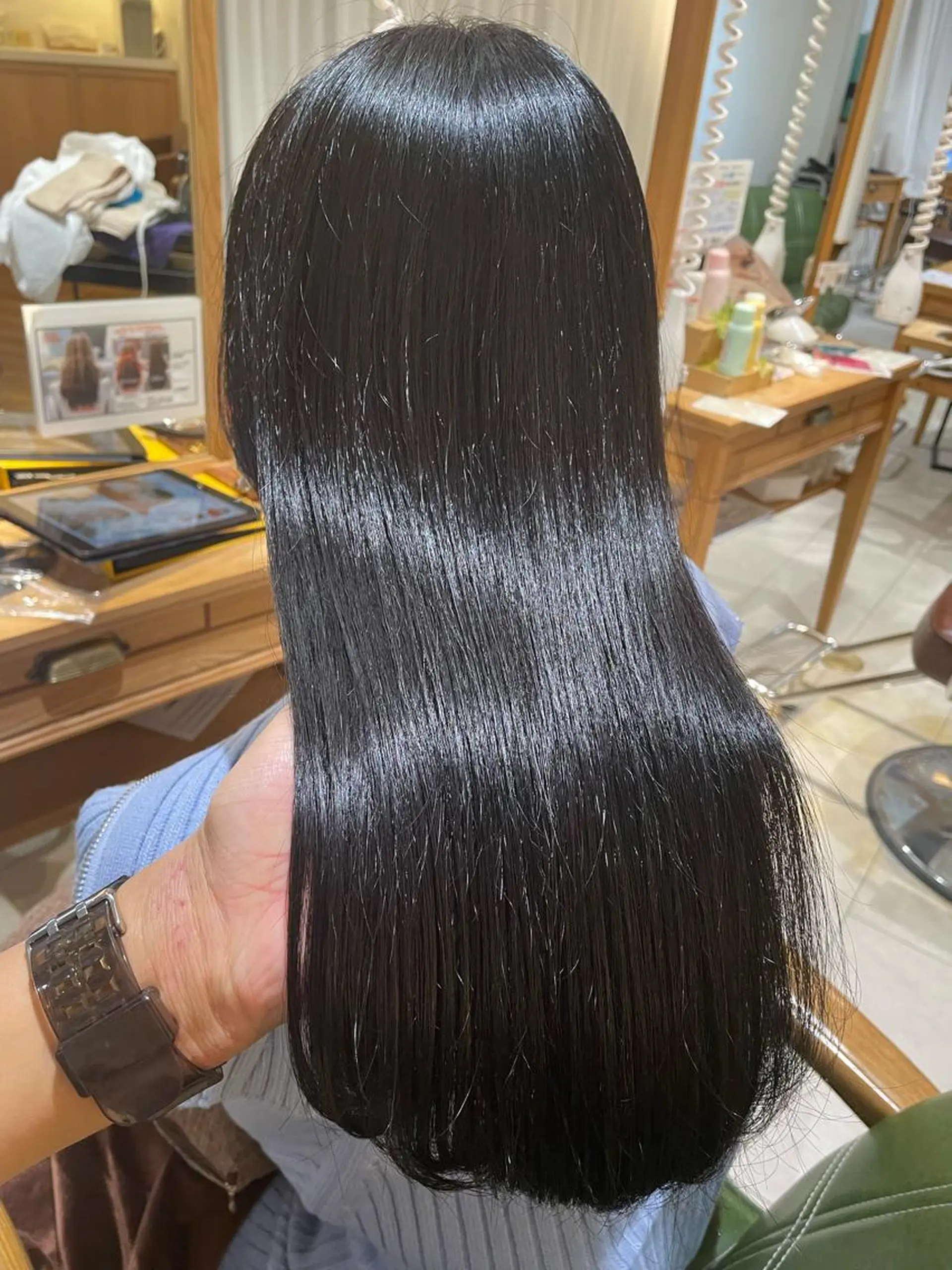 セミロング カラー パーマ アクアカラー ブリーチ 髪質改善 縮毛矯正 トリートメント カット ヘアカラー トリートメント 過去一の柔髪ヘア 🌿einshairのヘアスタイル