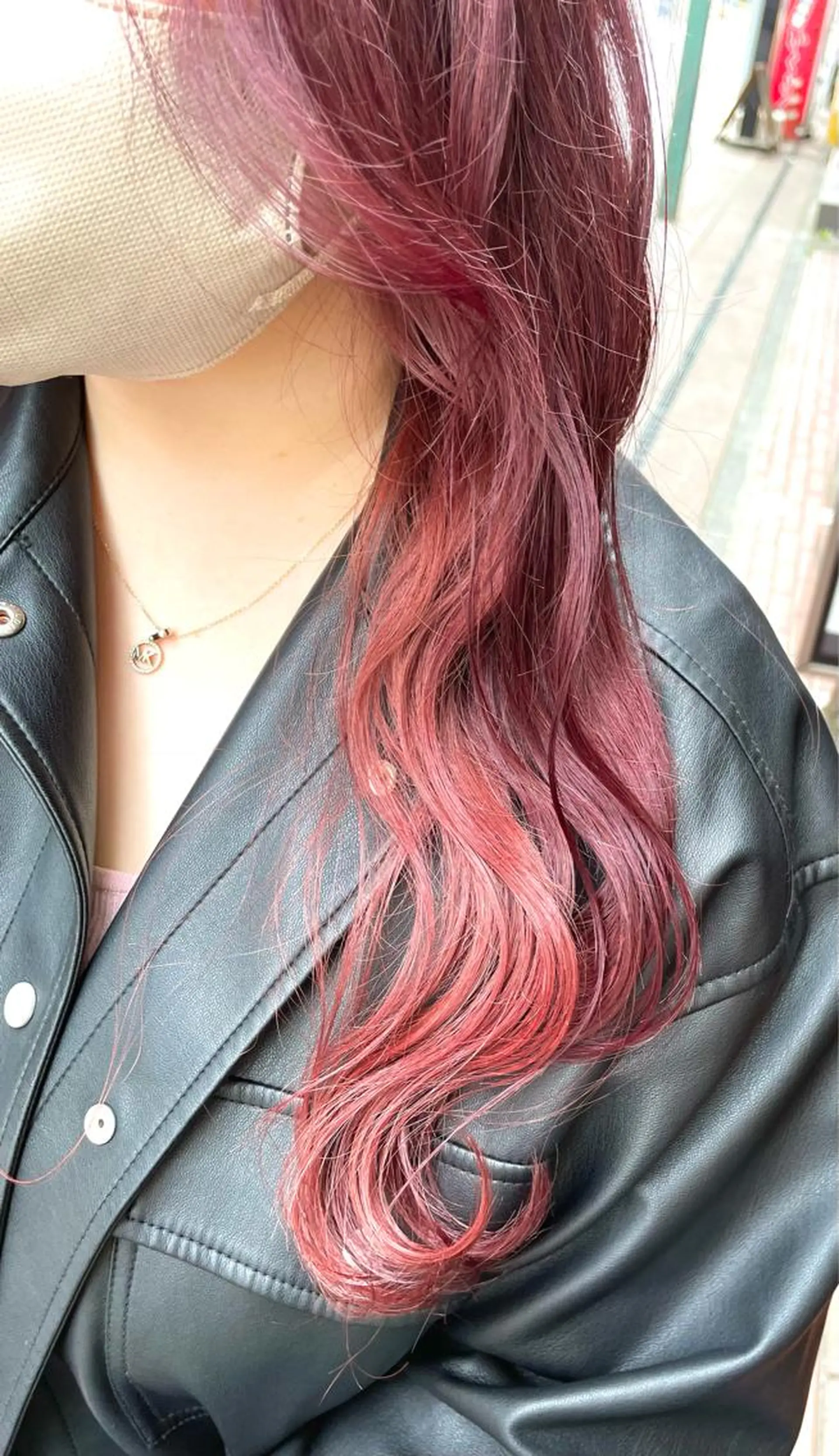 ロング 横浜🦋ハイトーン 🫐シャドウルーツのヘアスタイル