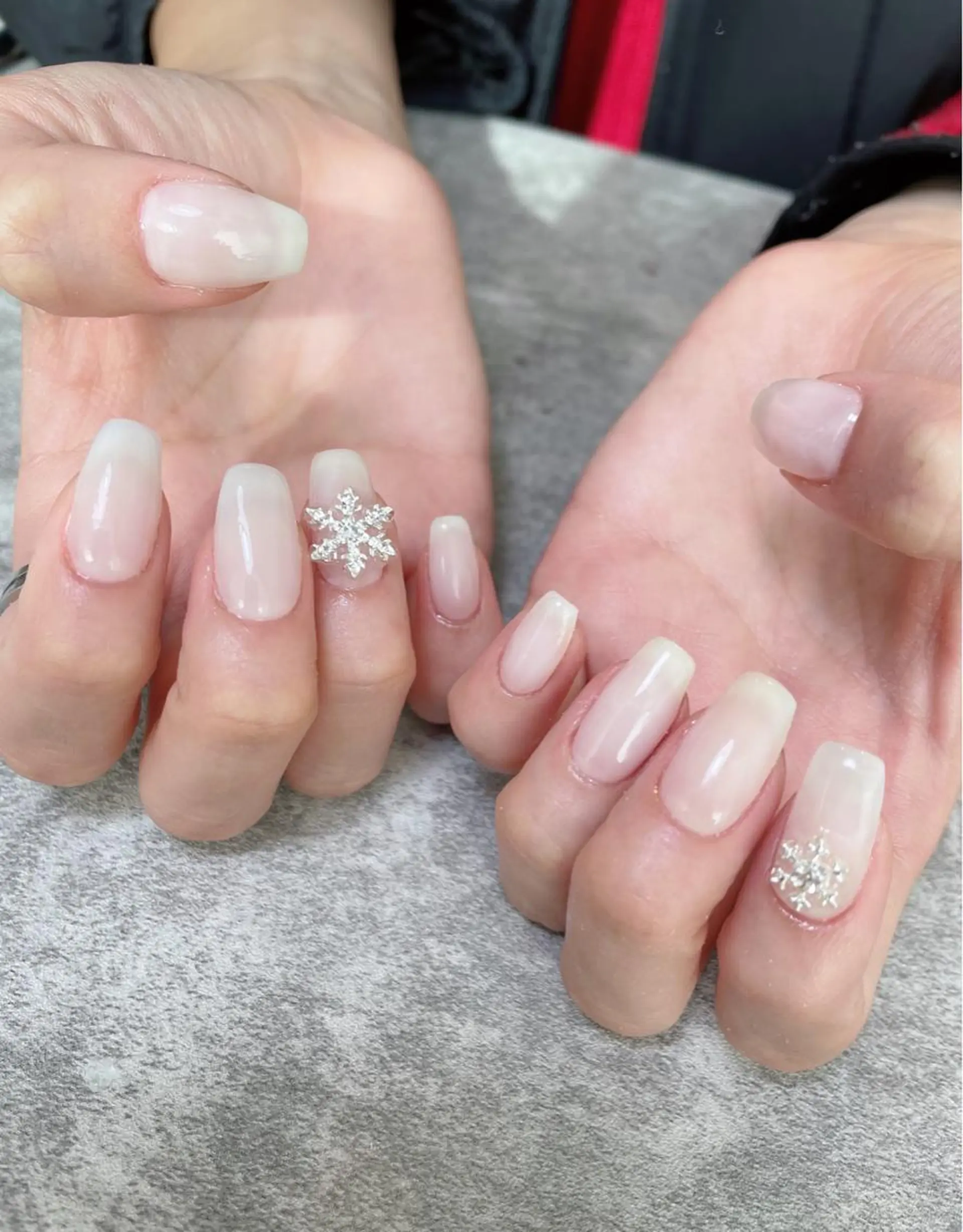 ネイル ワンカラーネイル ホワイト 冬ネイル クリスマス ハンドネイル ma riのネイルデザイン