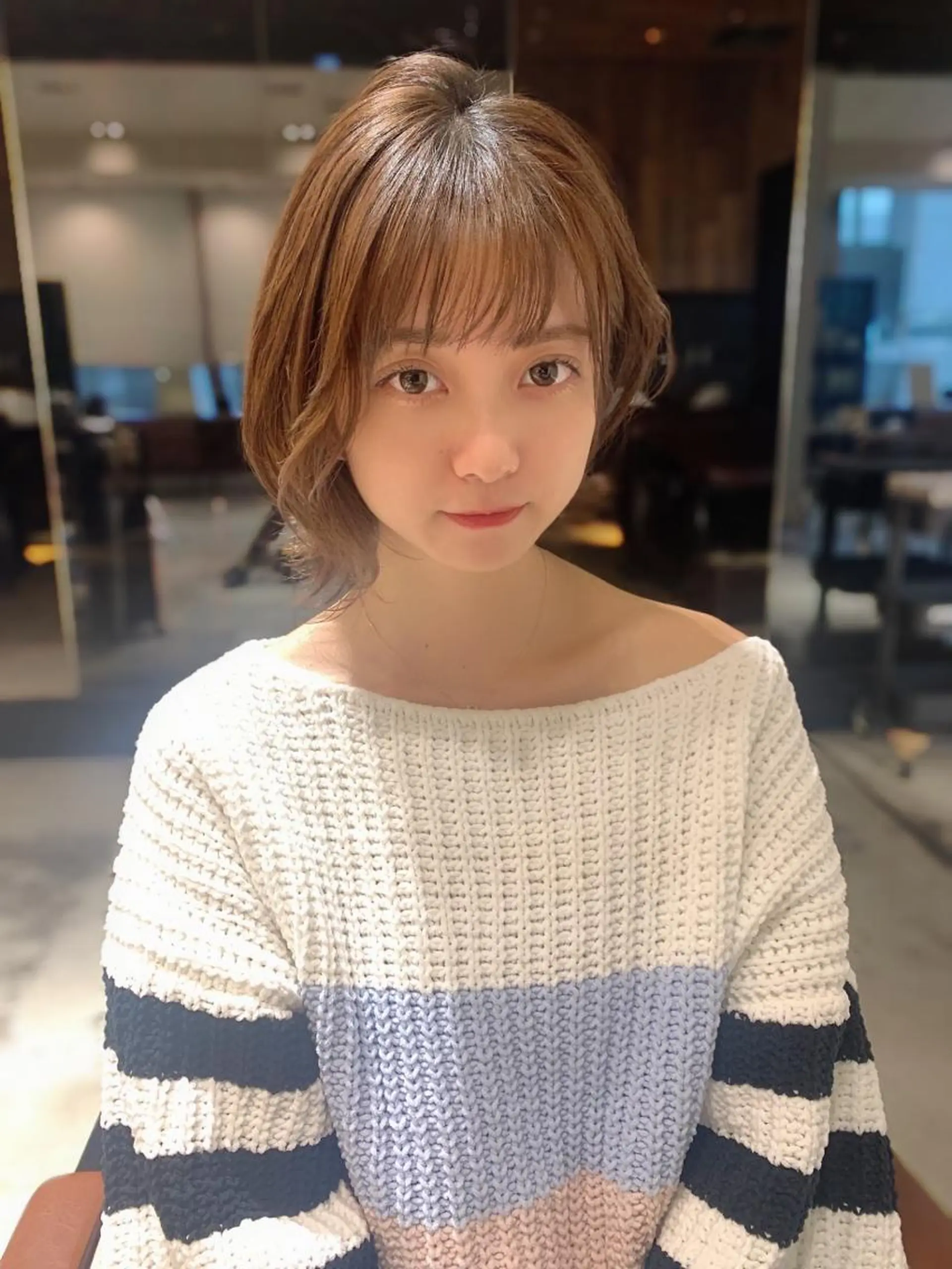 ミディアム カラー パーマ ヘアアレンジ ボブ 外ハネヘア カット トリートメント ヘアセット 骨格別小顔カット/ 顔周りカット/金井のヘアスタイル