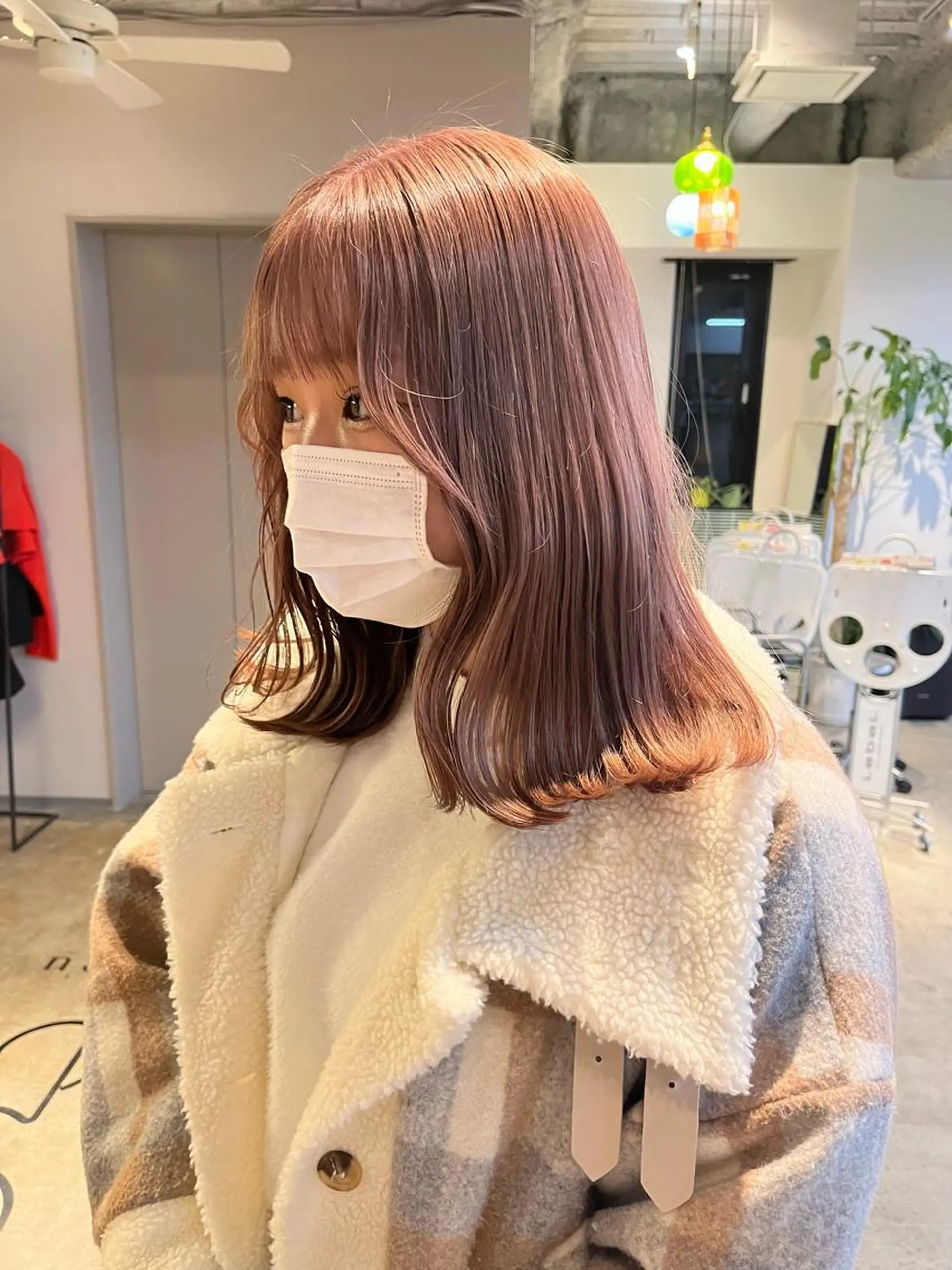 ミディアム カラー ベージュカラー ブリーチ ピンクカラー ピンクベージュ カット ヘアカラー トリートメント 🩷ハイトーン透明感 レイヤー🩷ユリカのヘアスタイル
