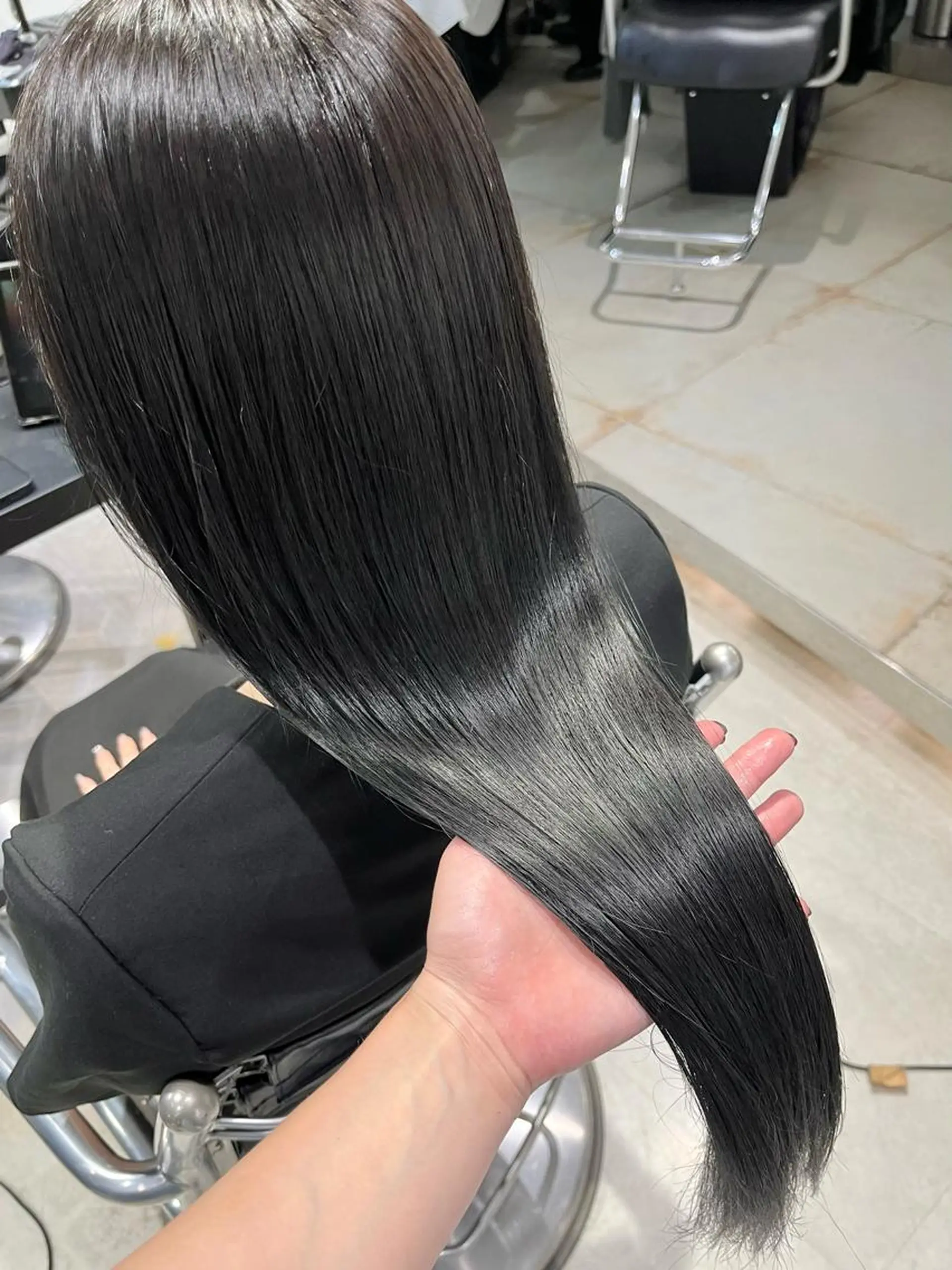 ロング カラー パーマ ヘアアレンジ カット ヘアカラー トリートメント ヘッドスパ ヘアセット 透明感/オリーブ/ グレージュ/YUKAのヘアスタイル