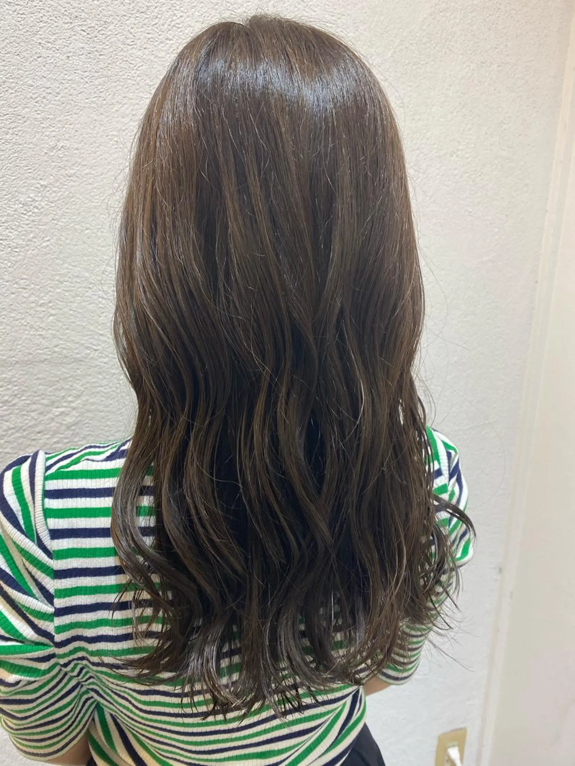 ロング 塩崎 絢世のヘアスタイル
