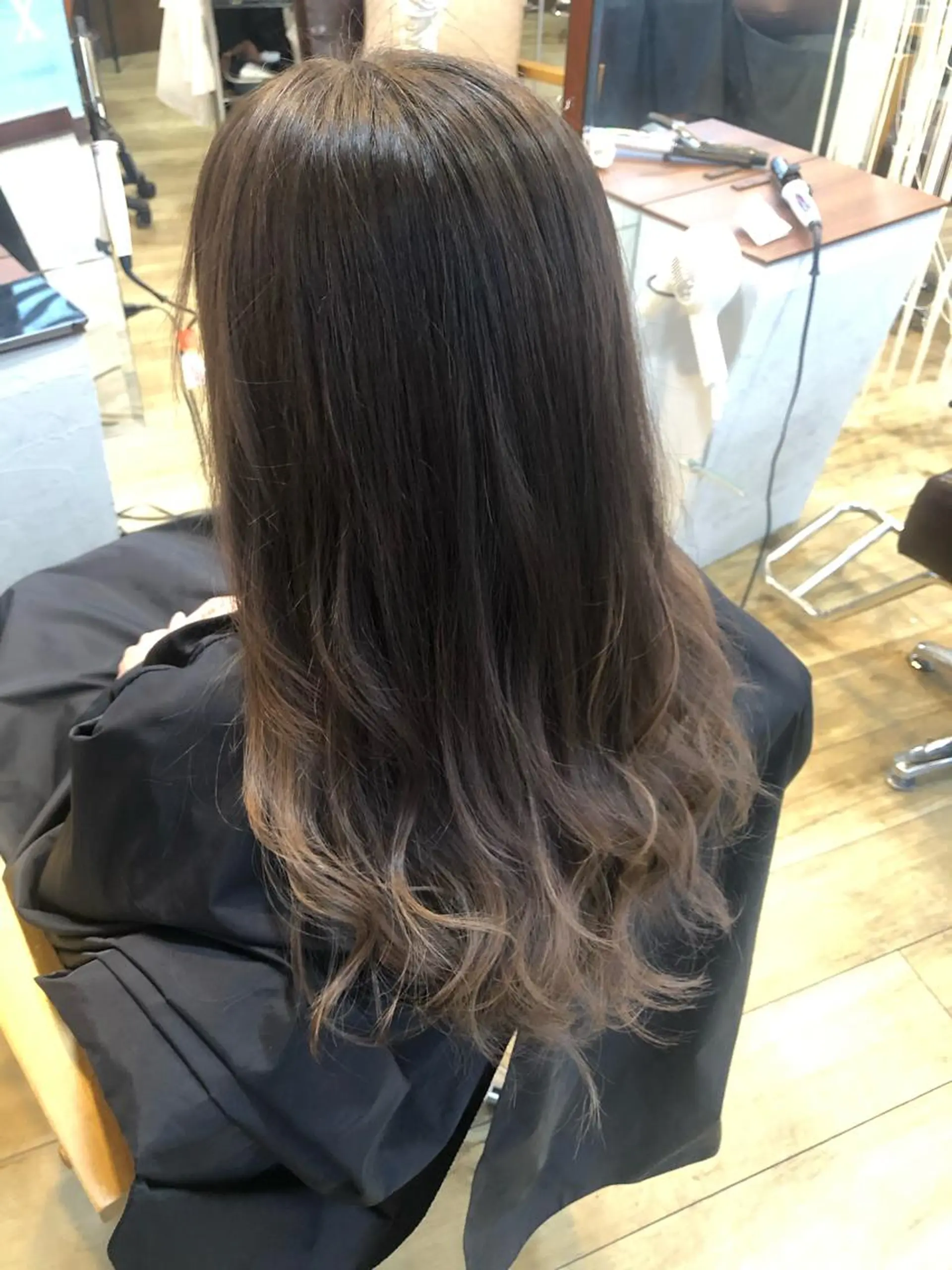 ロング カラー 川本 あゆのヘアスタイル