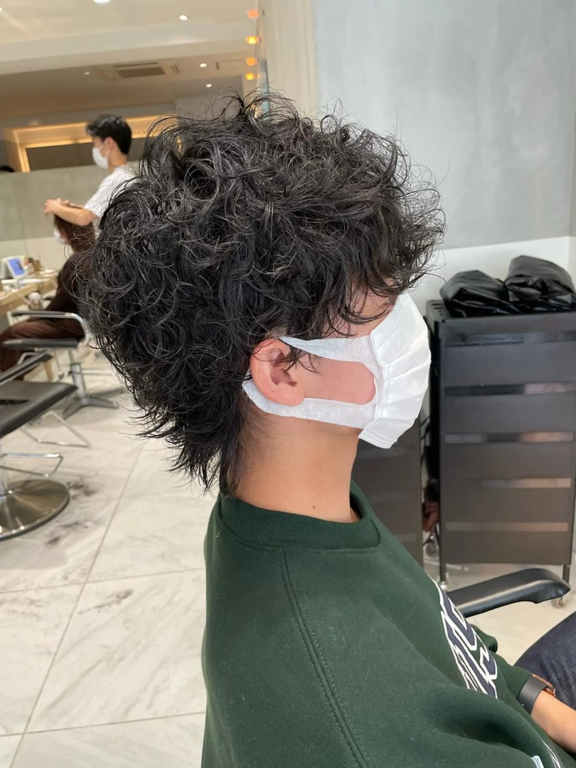 パーマ メンズ オリーブ カラー✨有坂映哉のヘアスタイル