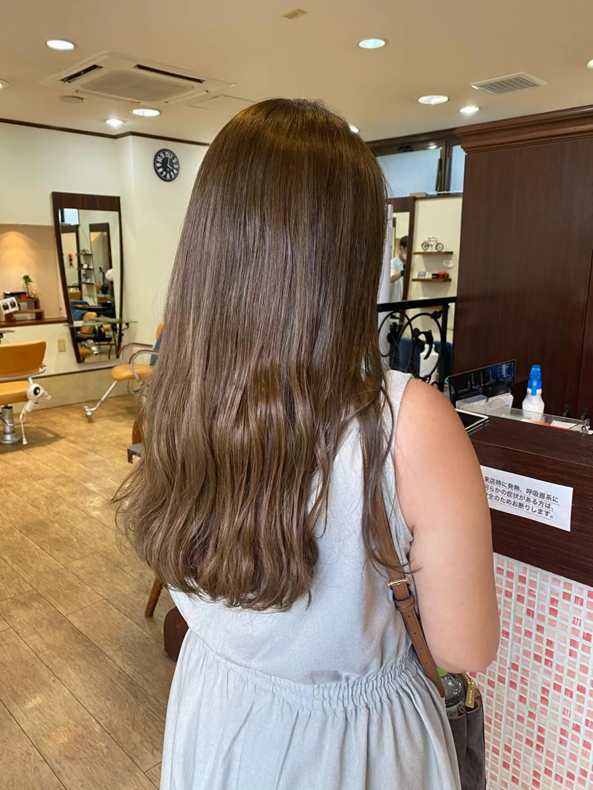 ロング カラー ベージュカラー ブリーチ ブラウンカラー ハイライトカラー ハイライト サプリームヘア 飯田みち瑠のヘアスタイル